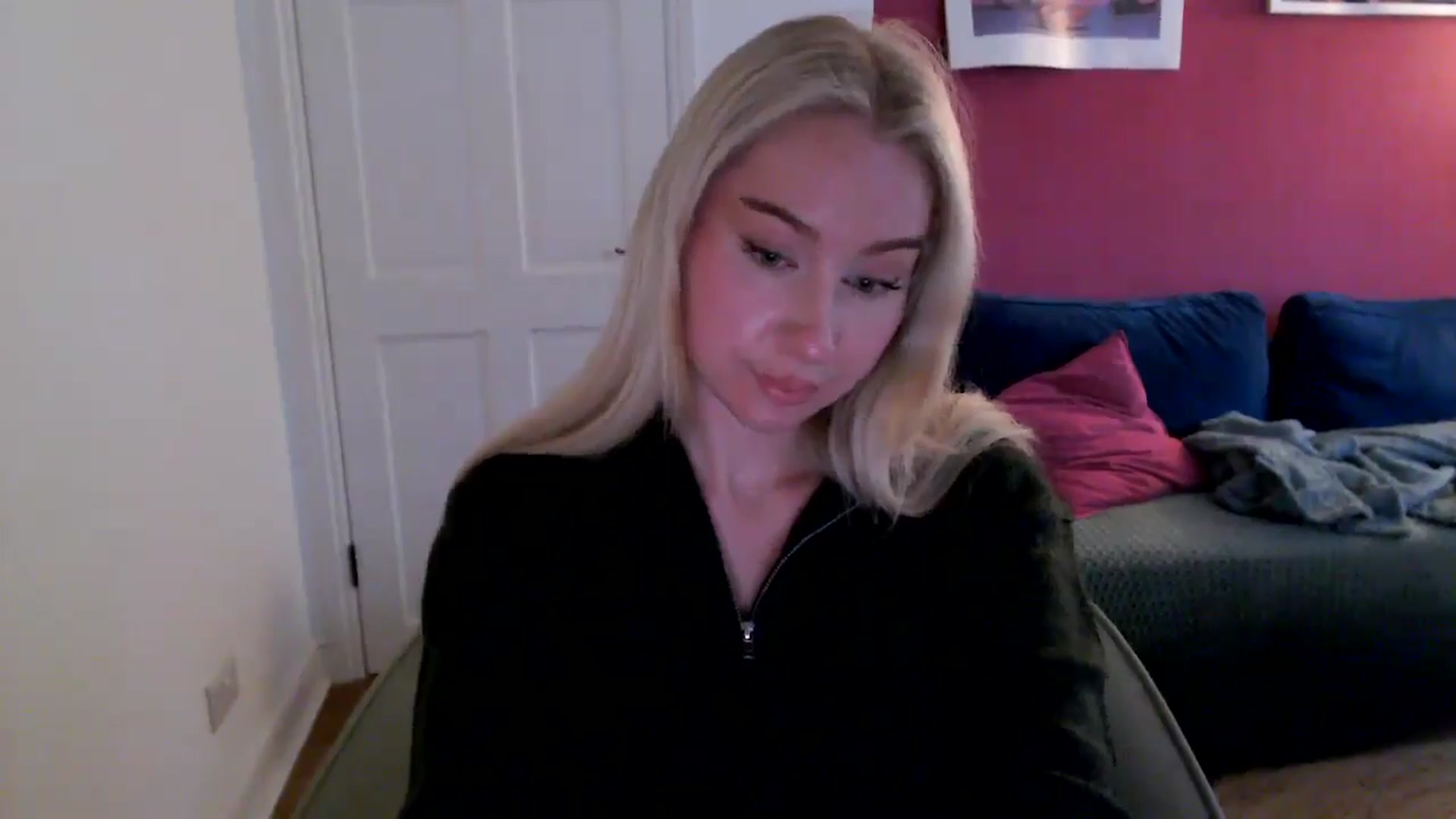 Gallery image thumbnail from PetiteAvax's myfreecams stream on, 09/29/2024, 17:02 image 17 of 20