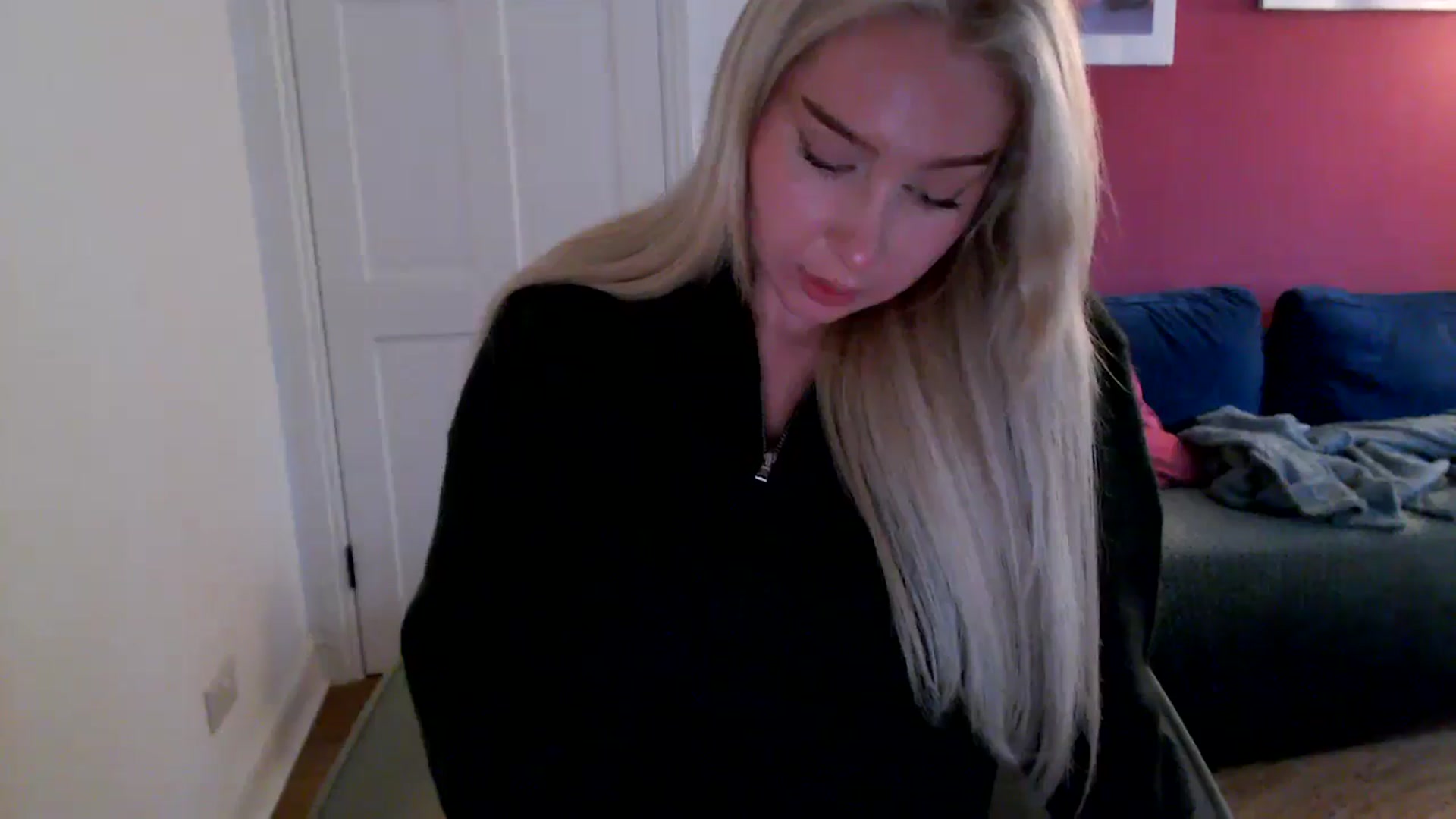 Gallery image thumbnail from PetiteAvax's myfreecams stream on, 09/29/2024, 17:02 image 15 of 20