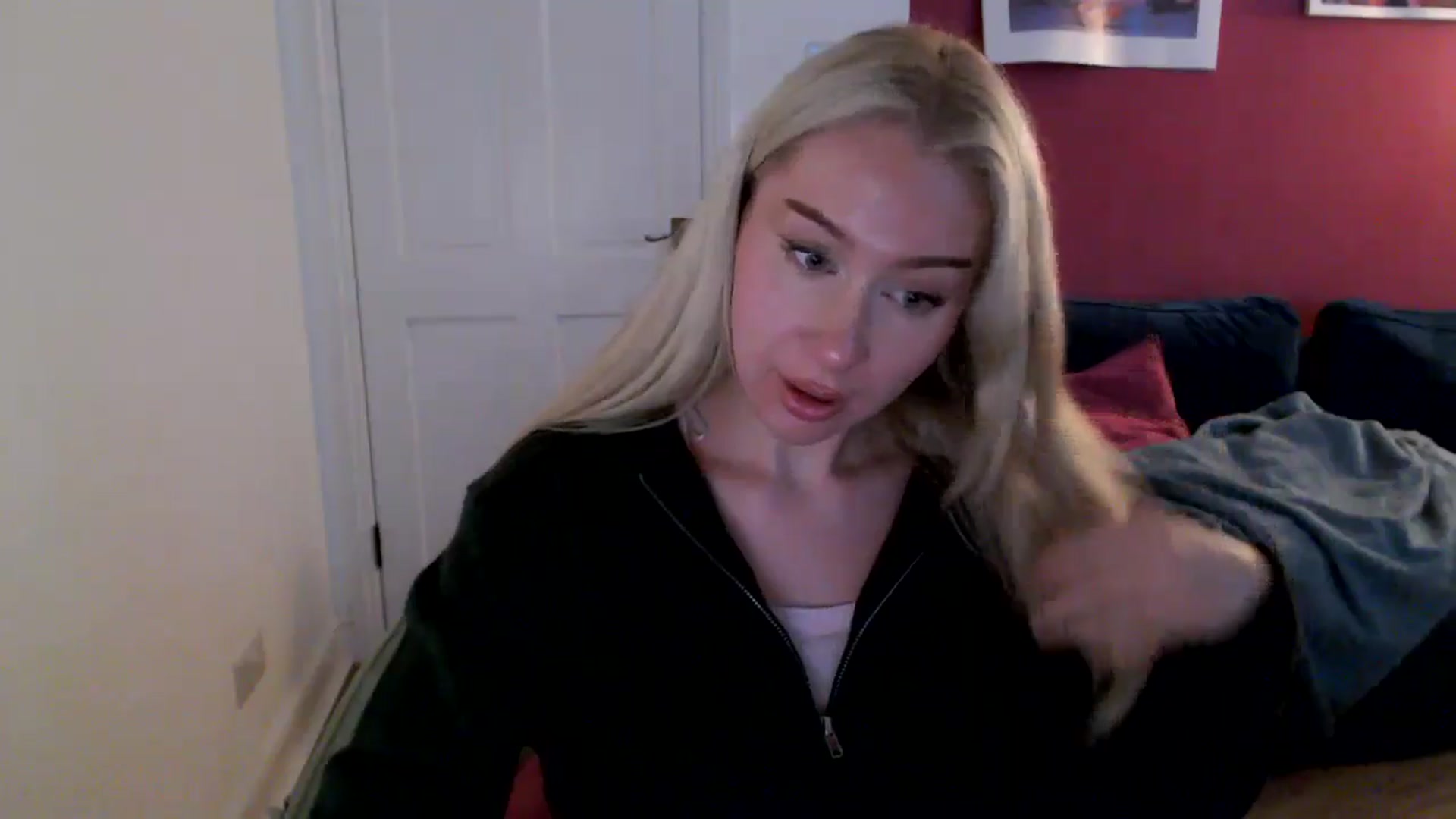 Gallery image thumbnail from PetiteAvax's myfreecams stream on, 09/29/2024, 18:55 image 10 of 20