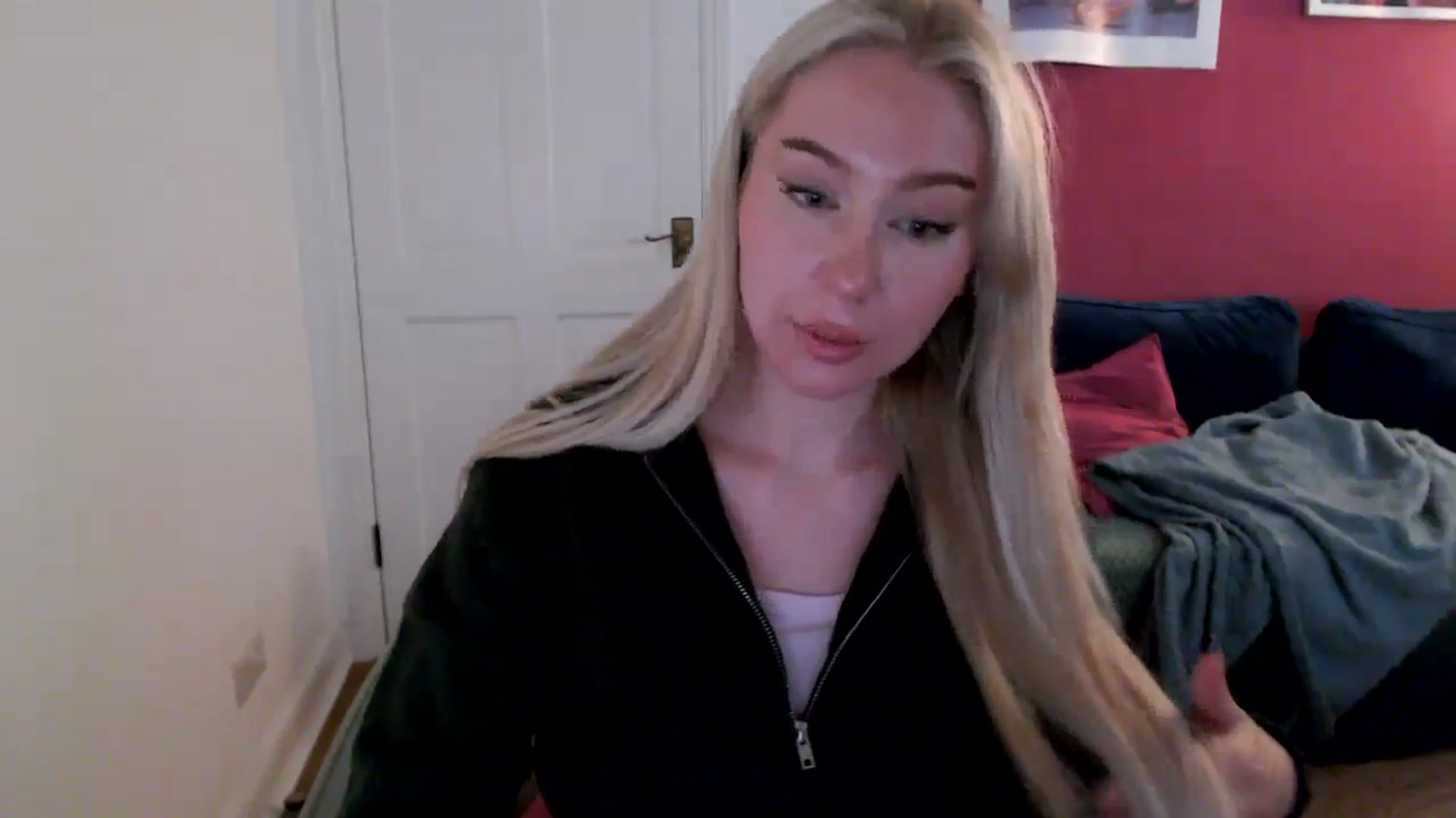 Gallery image thumbnail from PetiteAvax's myfreecams stream on, 09/29/2024, 18:55 image 15 of 20