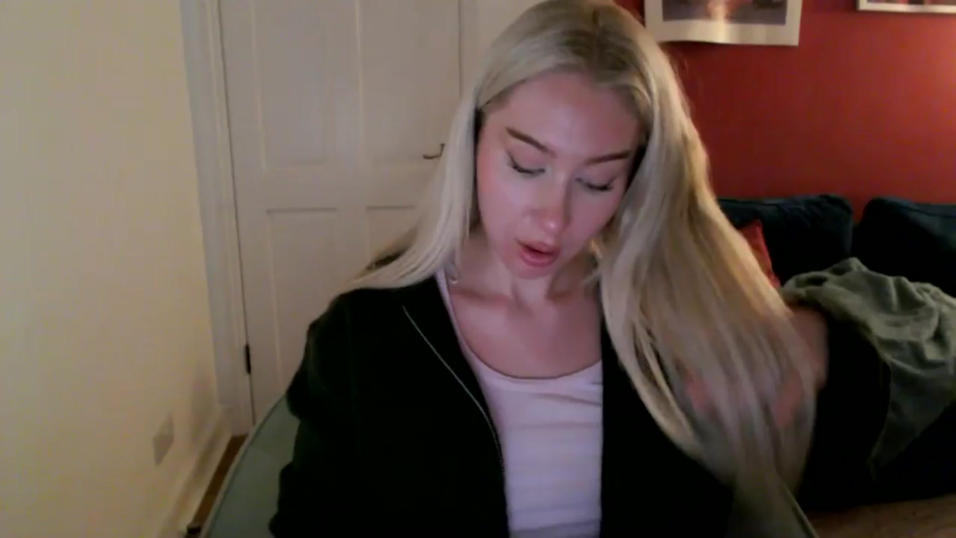 Gallery image thumbnail from PetiteAvax's myfreecams stream on, 09/29/2024, 18:55 image 3 of 20