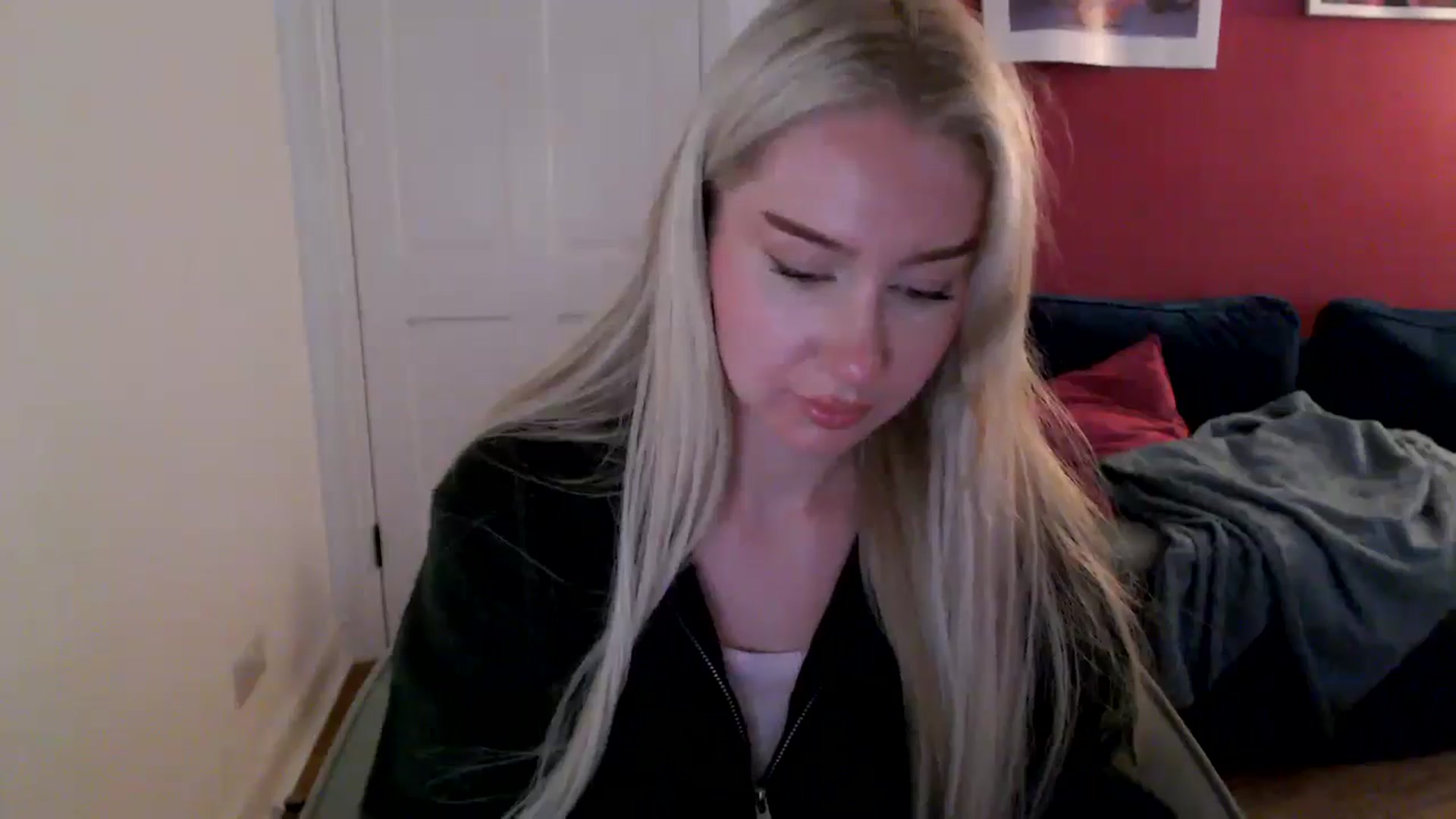 Gallery image thumbnail from PetiteAvax's myfreecams stream on, 09/29/2024, 18:55 image 19 of 20