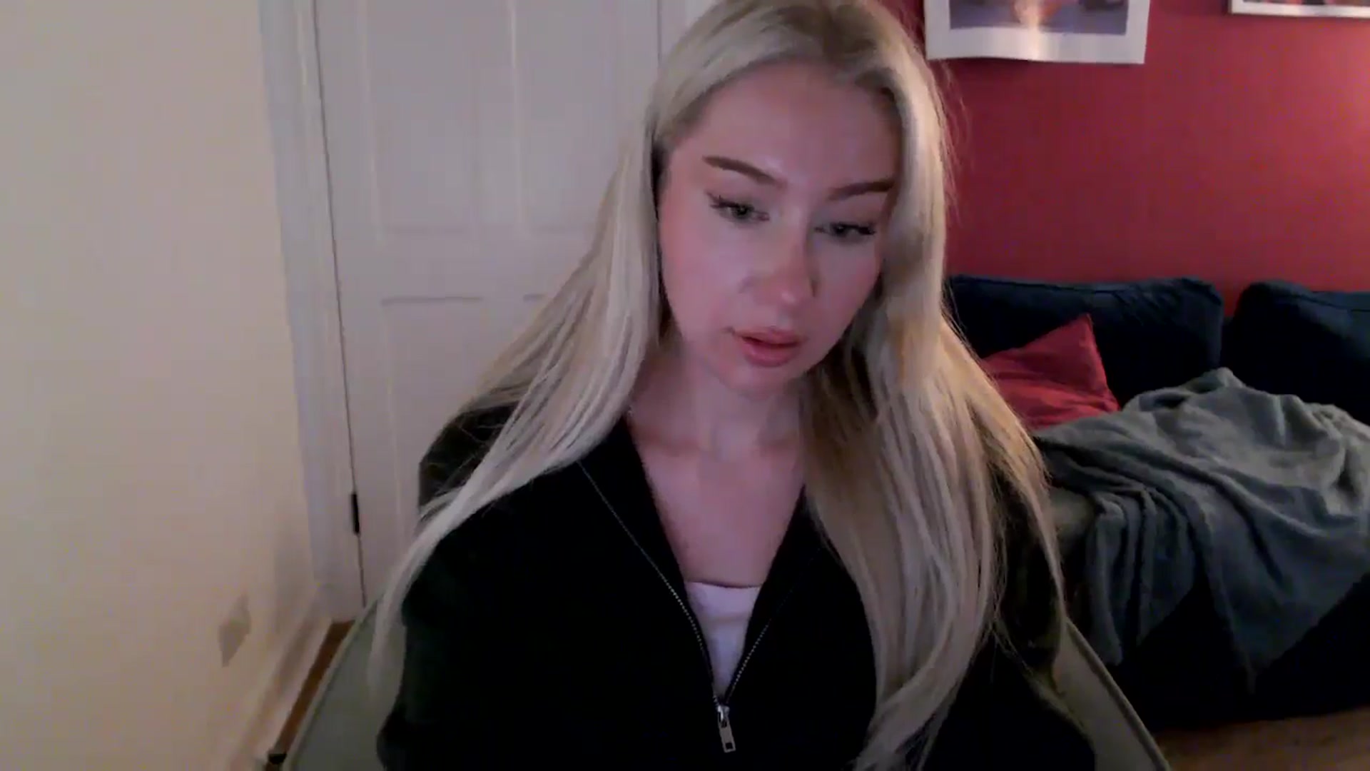 Gallery image thumbnail from PetiteAvax's myfreecams stream on, 09/29/2024, 18:55 image 18 of 20