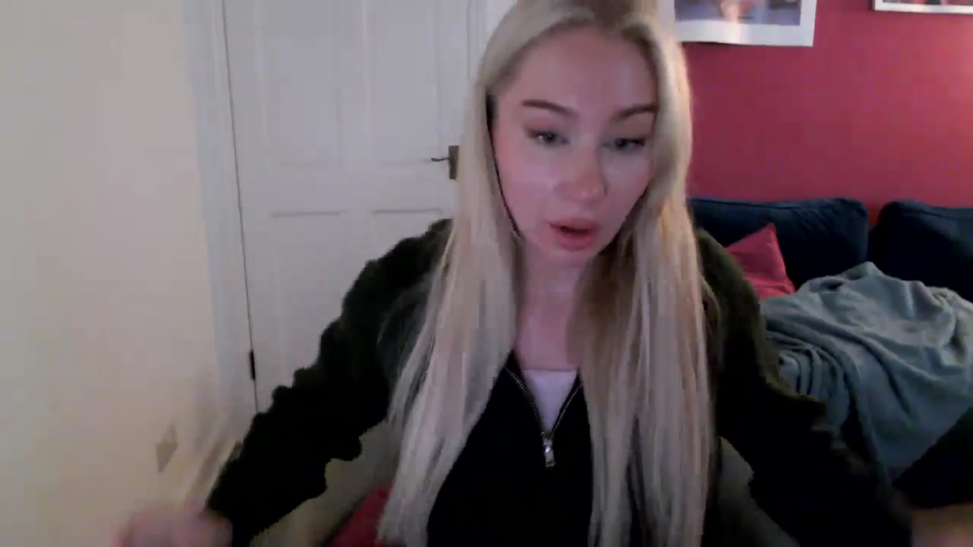 Gallery image thumbnail from PetiteAvax's myfreecams stream on, 09/29/2024, 18:55 image 14 of 20