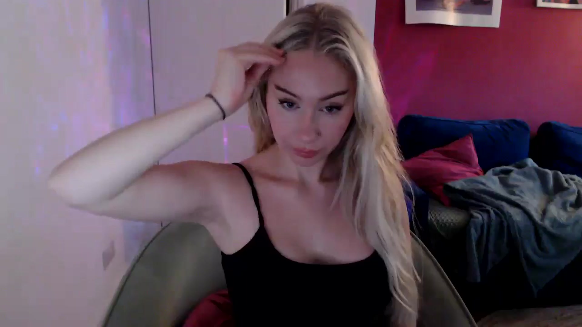 Gallery image thumbnail from PetiteAvax's myfreecams stream on, 09/30/2024, 08:32 image 3 of 20