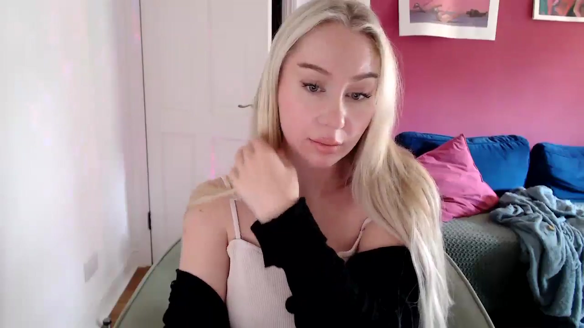 Gallery image thumbnail from PetiteAvax's myfreecams stream on, 09/30/2024, 11:40 image 10 of 20