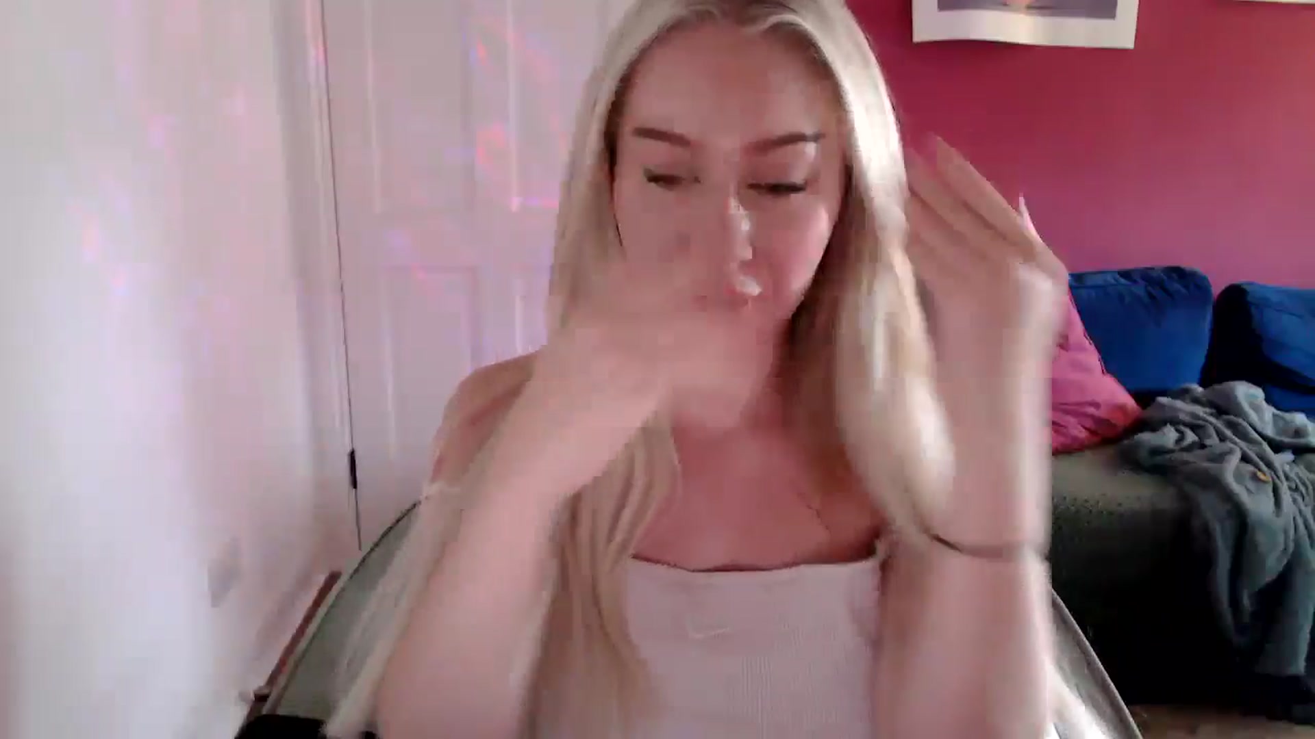 Gallery image thumbnail from PetiteAvax's myfreecams stream on, 09/30/2024, 11:40 image 15 of 20