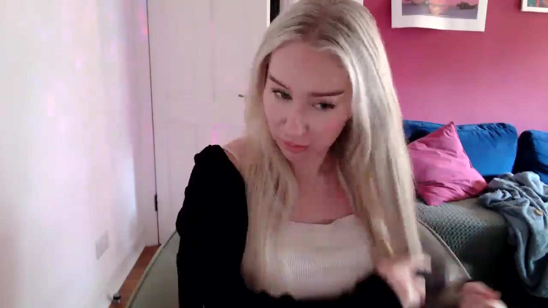 Gallery image thumbnail from PetiteAvax's myfreecams stream on, 09/30/2024, 11:40 image 2 of 20