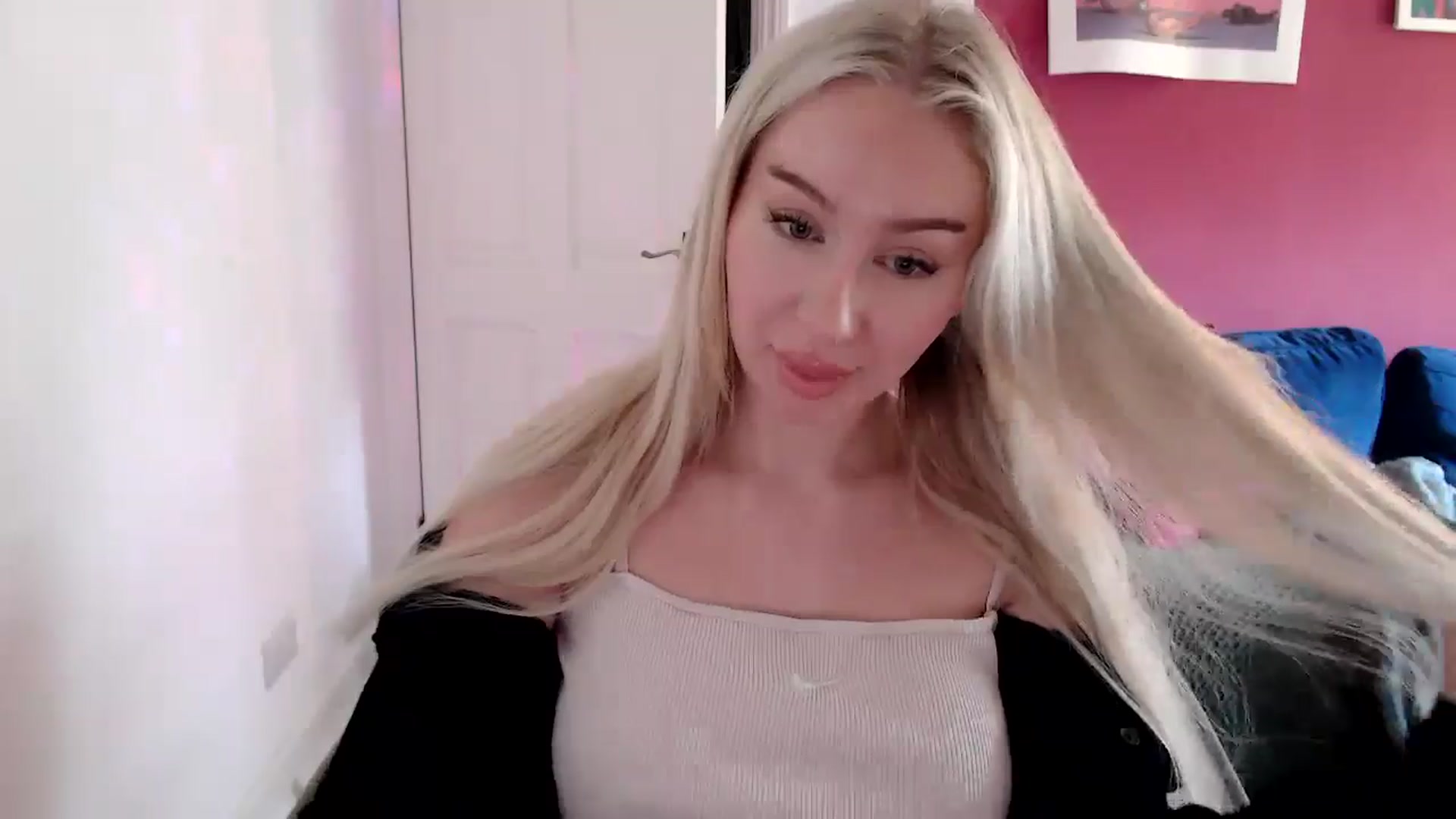 Gallery image thumbnail from PetiteAvax's myfreecams stream on, 09/30/2024, 11:40 image 3 of 20