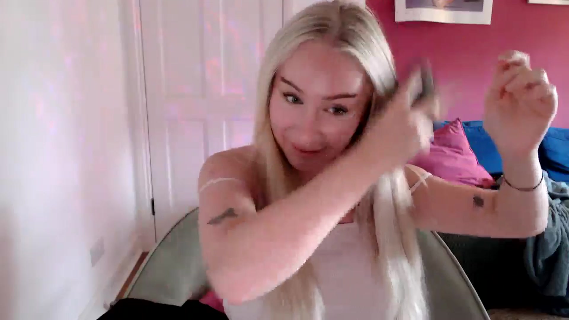Gallery image thumbnail from PetiteAvax's myfreecams stream on, 09/30/2024, 11:40 image 13 of 20