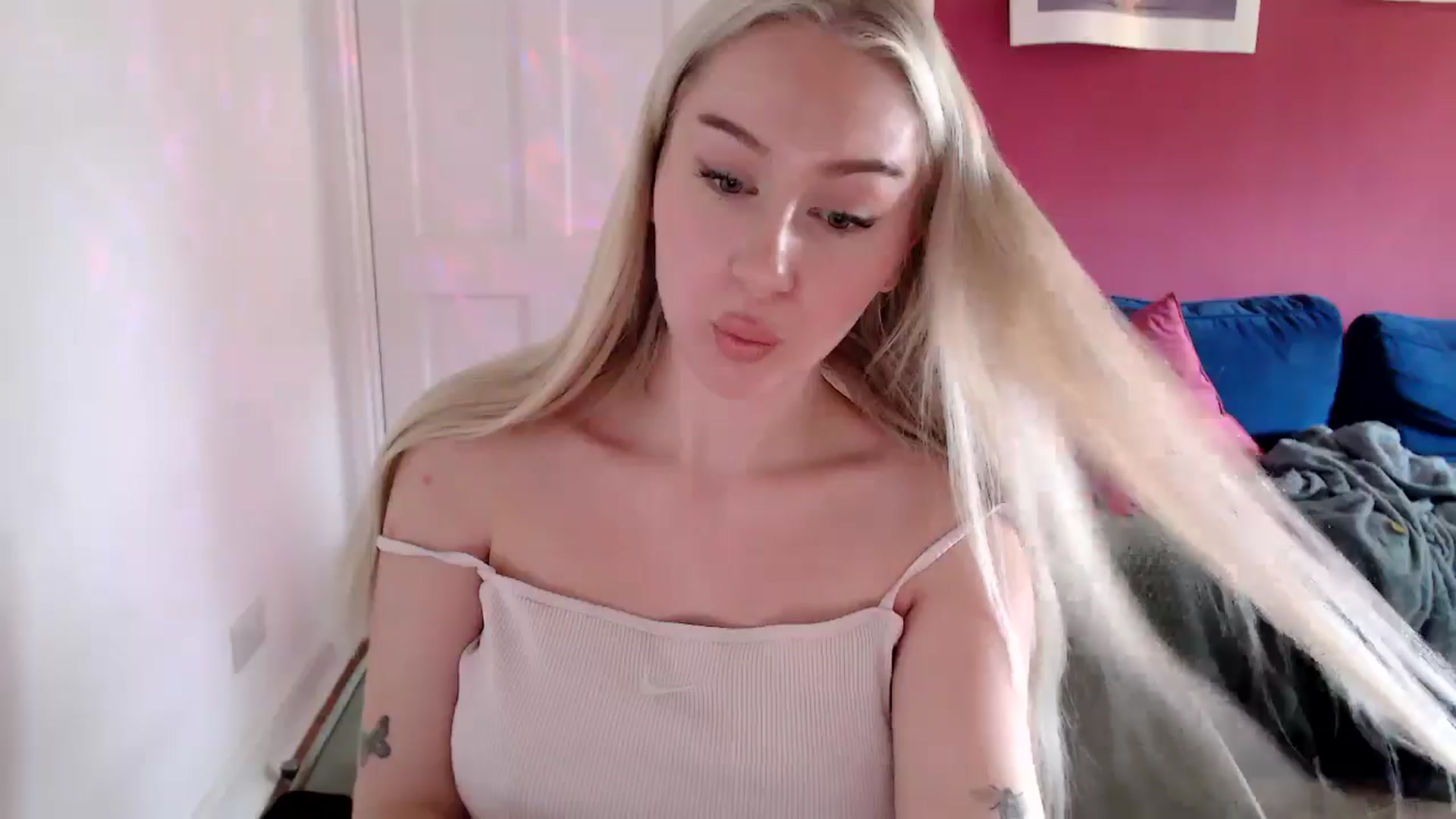 Gallery image thumbnail from PetiteAvax's myfreecams stream on, 09/30/2024, 11:40 image 14 of 20