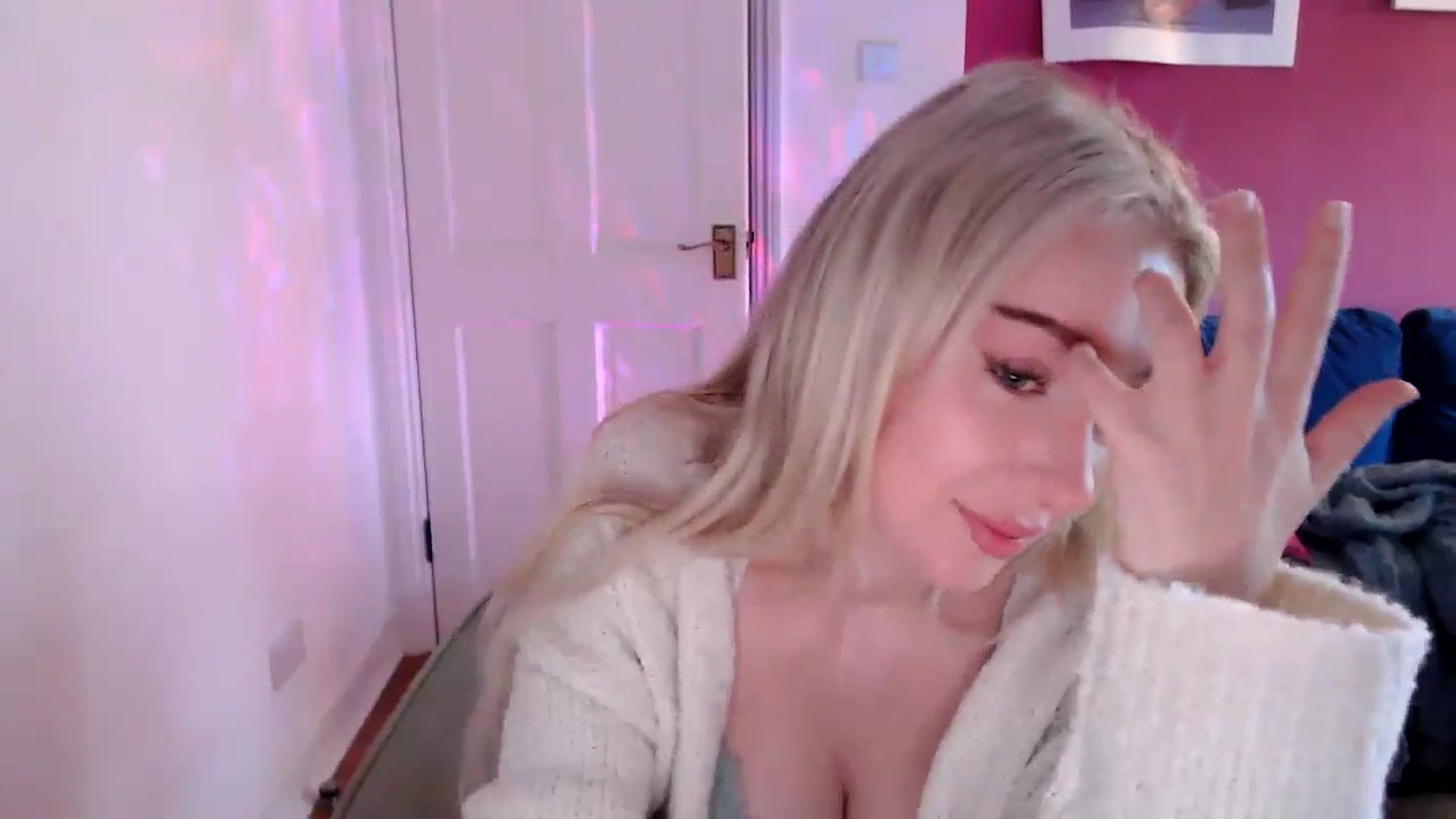 Gallery image thumbnail from PetiteAvax's myfreecams stream on, 10/01/2024, 08:33 image 2 of 20