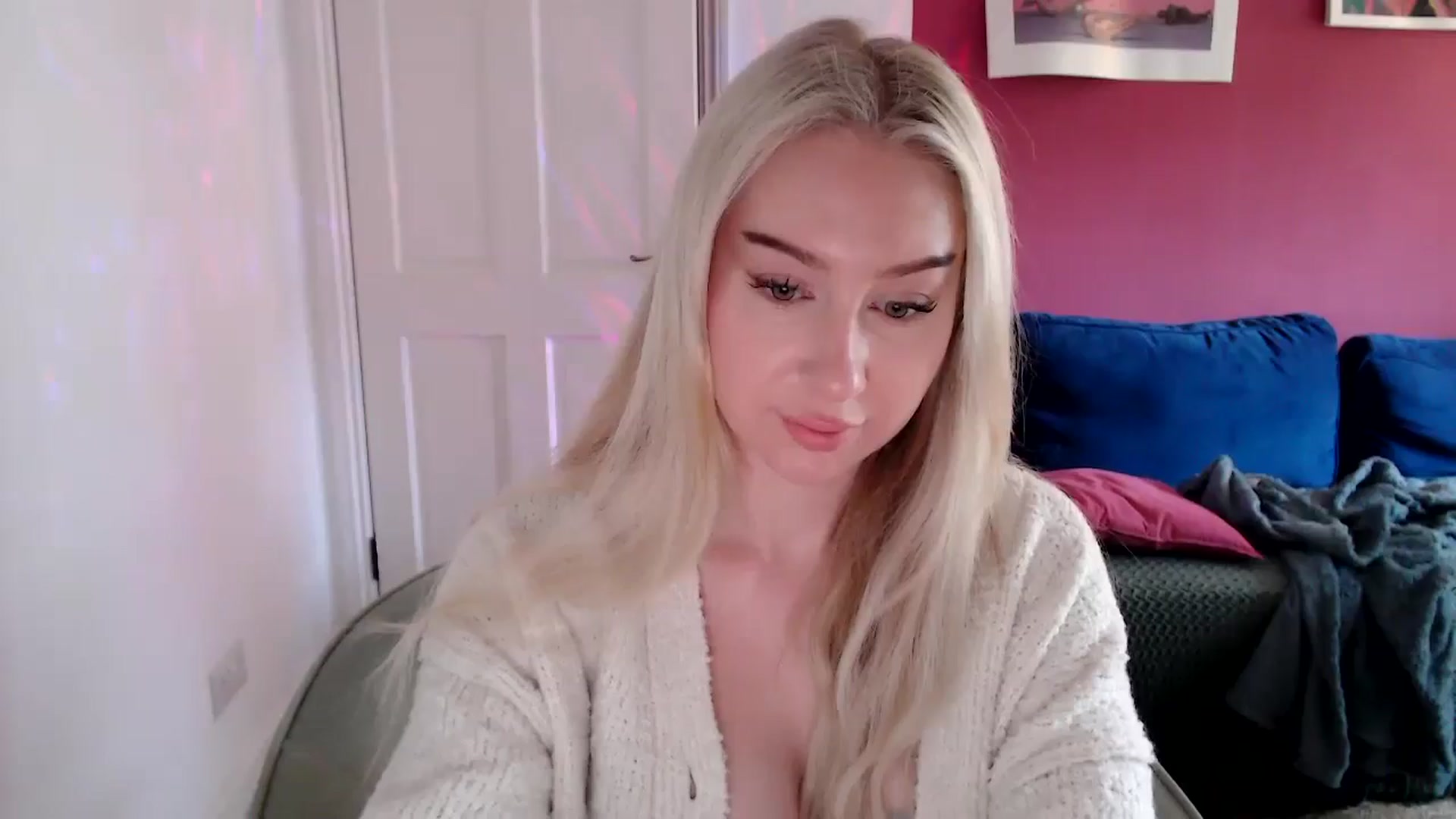 Gallery image thumbnail from PetiteAvax's myfreecams stream on, 10/01/2024, 10:49 image 1 of 20