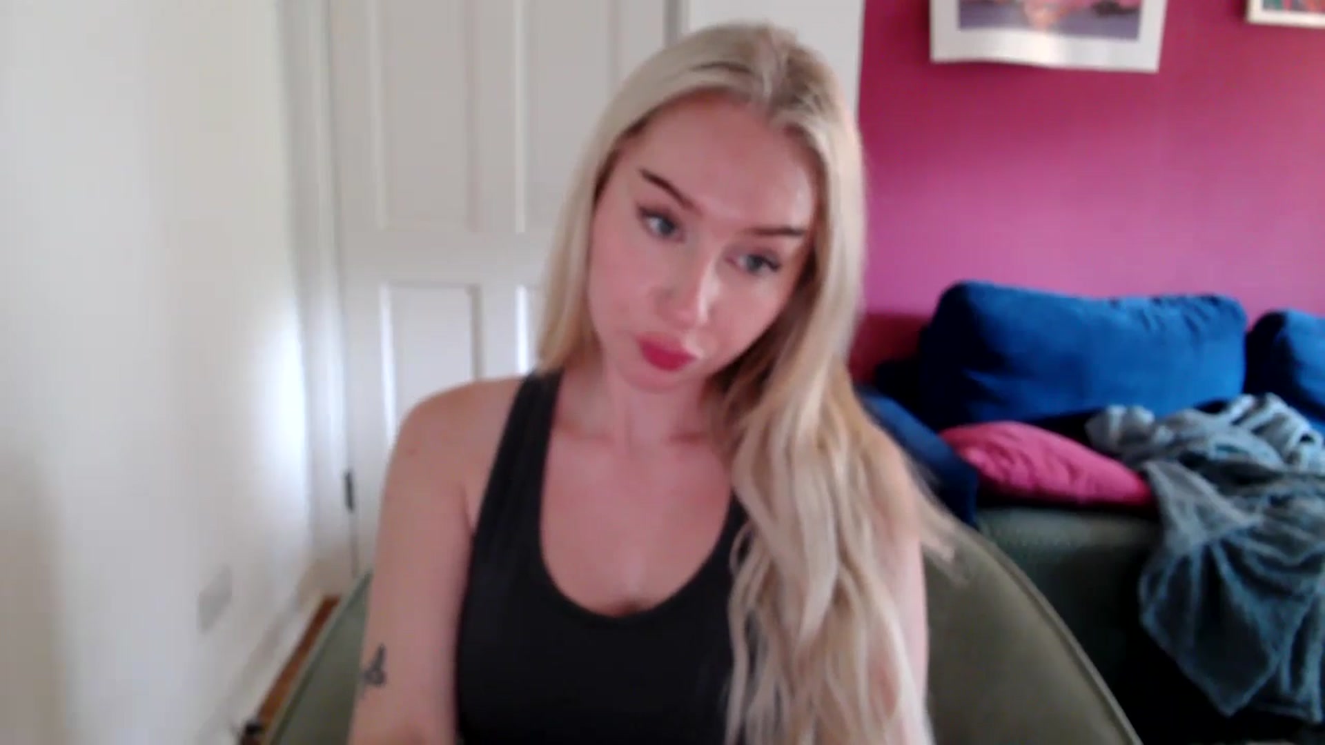 Gallery image thumbnail from PetiteAvax's myfreecams stream on, 10/01/2024, 13:44 image 3 of 20