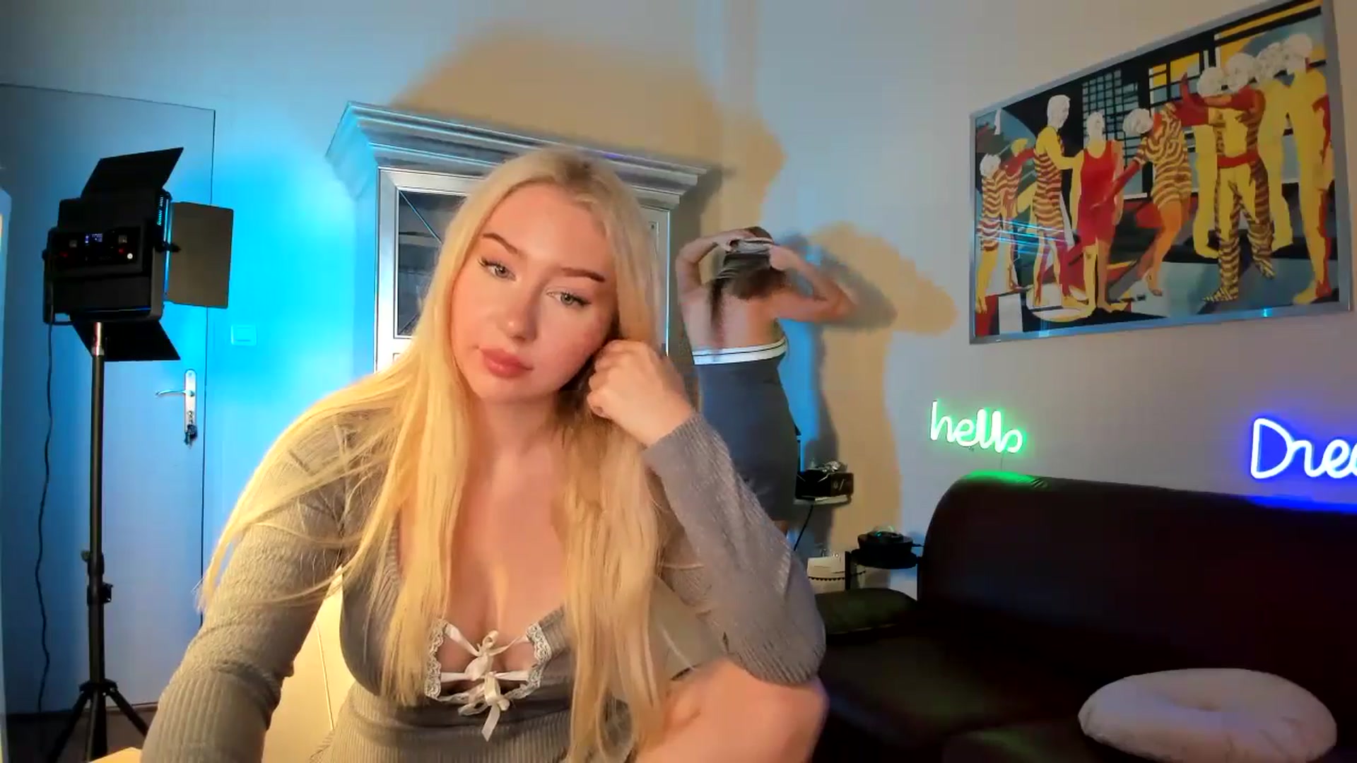 Gallery image thumbnail from PetiteAvax's myfreecams stream on, 10/03/2024, 10:31 image 9 of 20