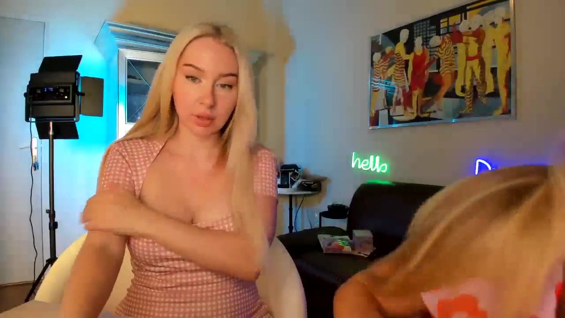 Gallery image thumbnail from PetiteAvax's myfreecams stream on, 10/03/2024, 16:20 image 13 of 20