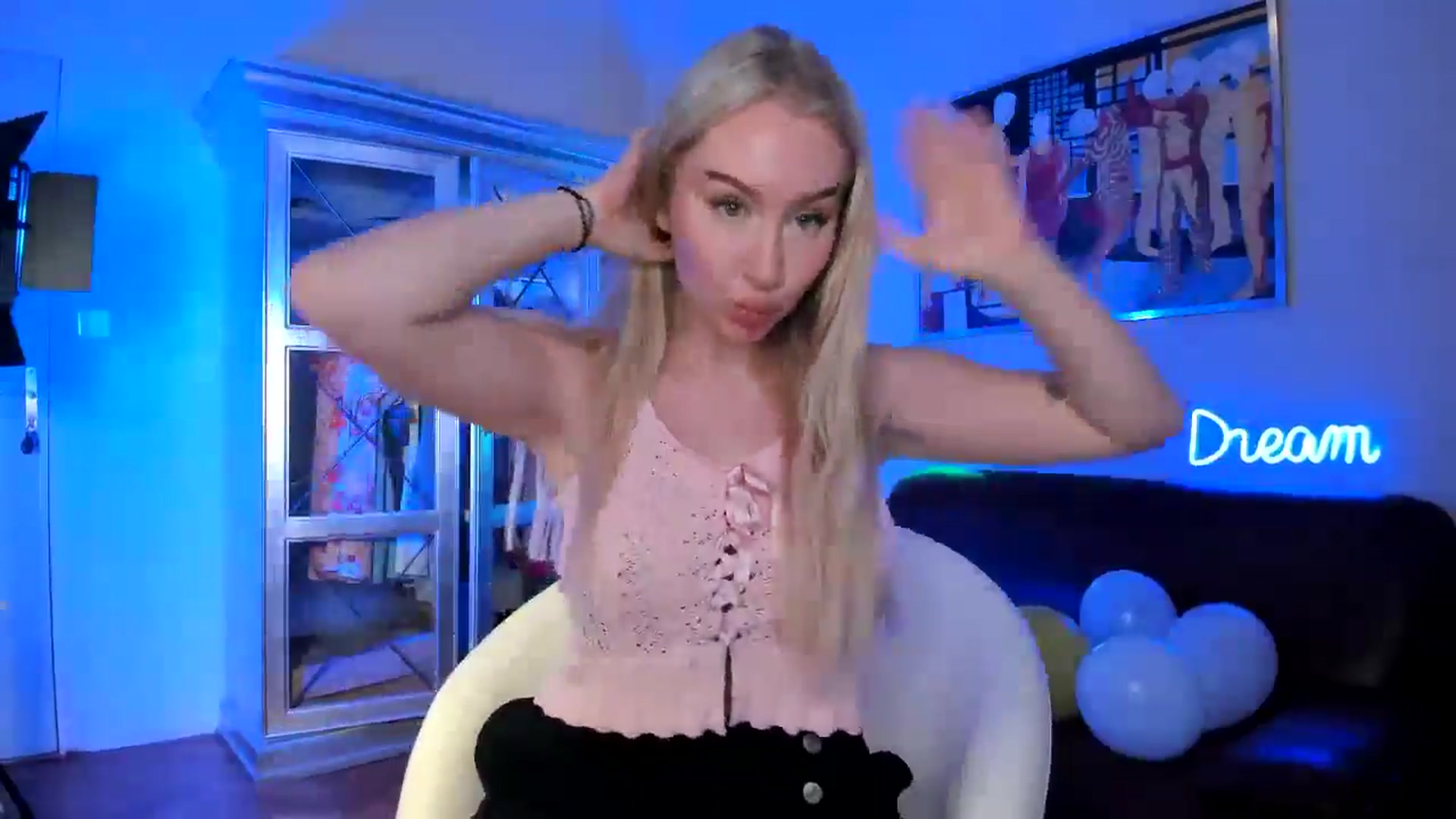 Gallery image thumbnail from PetiteAvax's myfreecams stream on, 10/04/2024, 18:30 image 7 of 20