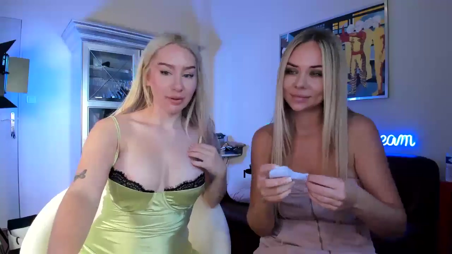 Gallery image thumbnail from PetiteAvax's myfreecams stream on, 10/05/2024, 10:06 image 7 of 20
