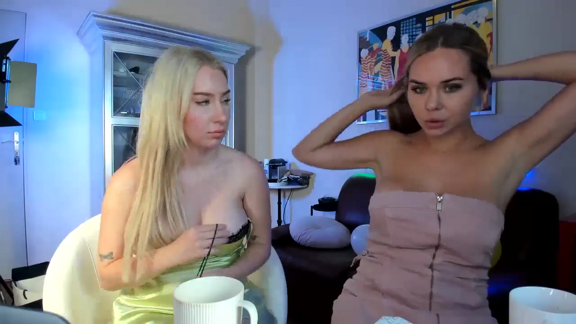 Gallery image thumbnail from PetiteAvax's myfreecams stream on, 10/05/2024, 10:06 image 18 of 20