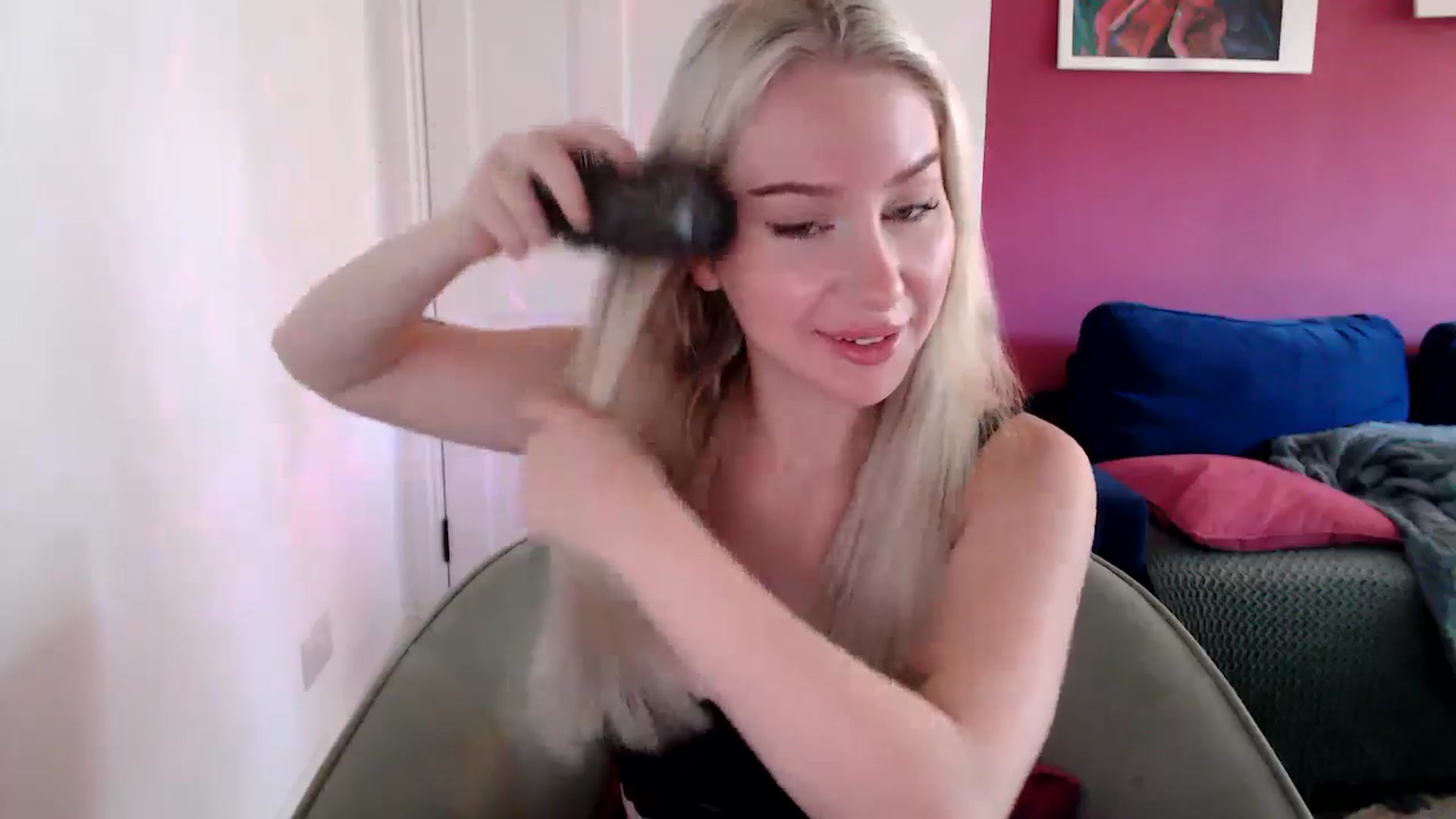 Gallery image thumbnail from PetiteAvax's myfreecams stream on, 10/07/2024, 10:17 image 16 of 20