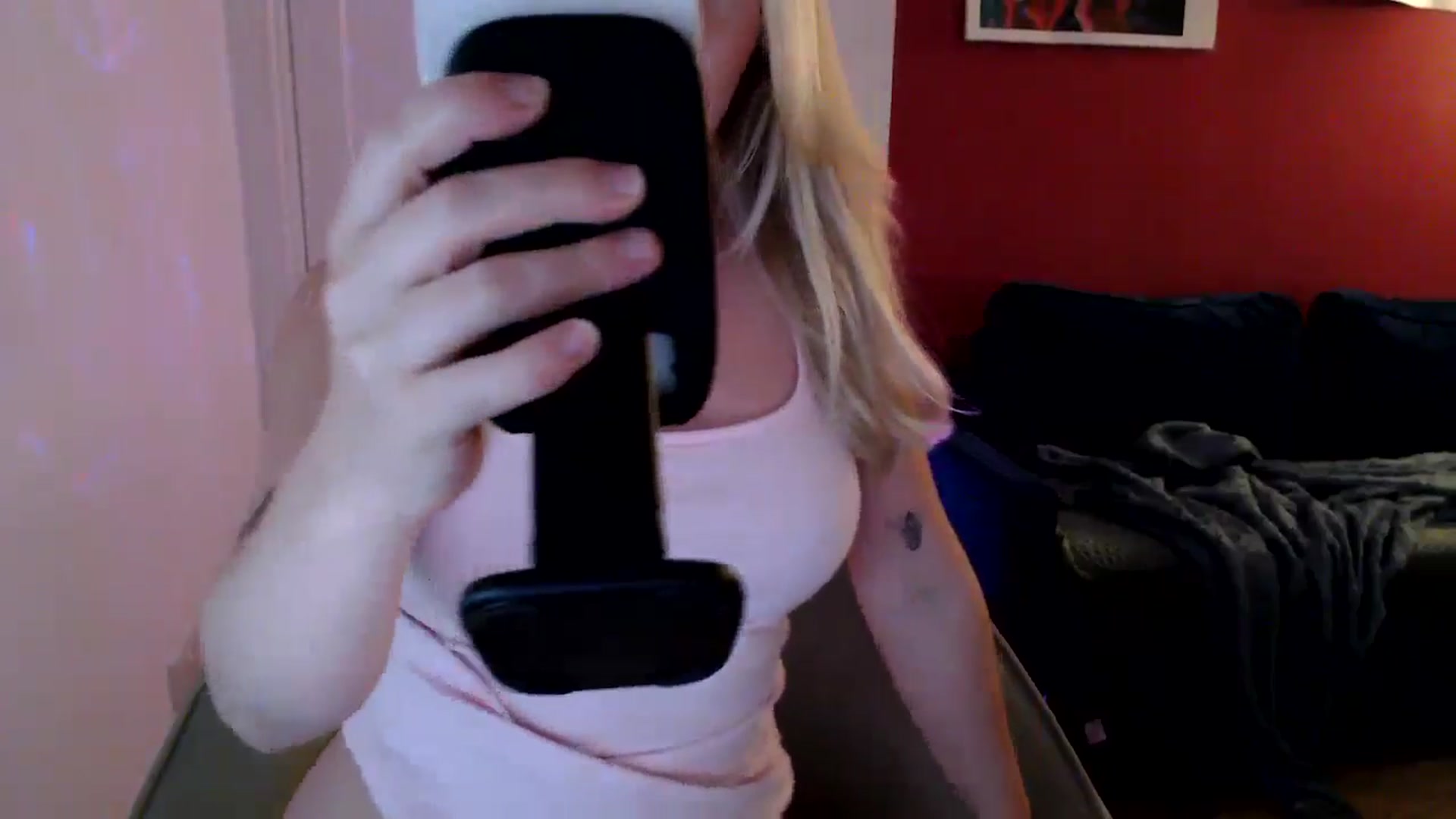 Gallery image thumbnail from PetiteAvax's myfreecams stream on, 10/08/2024, 18:18 image 19 of 20