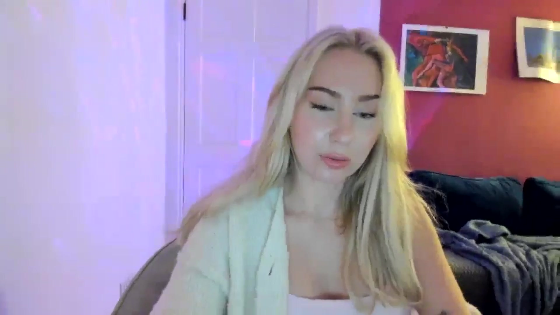 Gallery image thumbnail from PetiteAvax's myfreecams stream on, 10/08/2024, 19:02 image 11 of 20