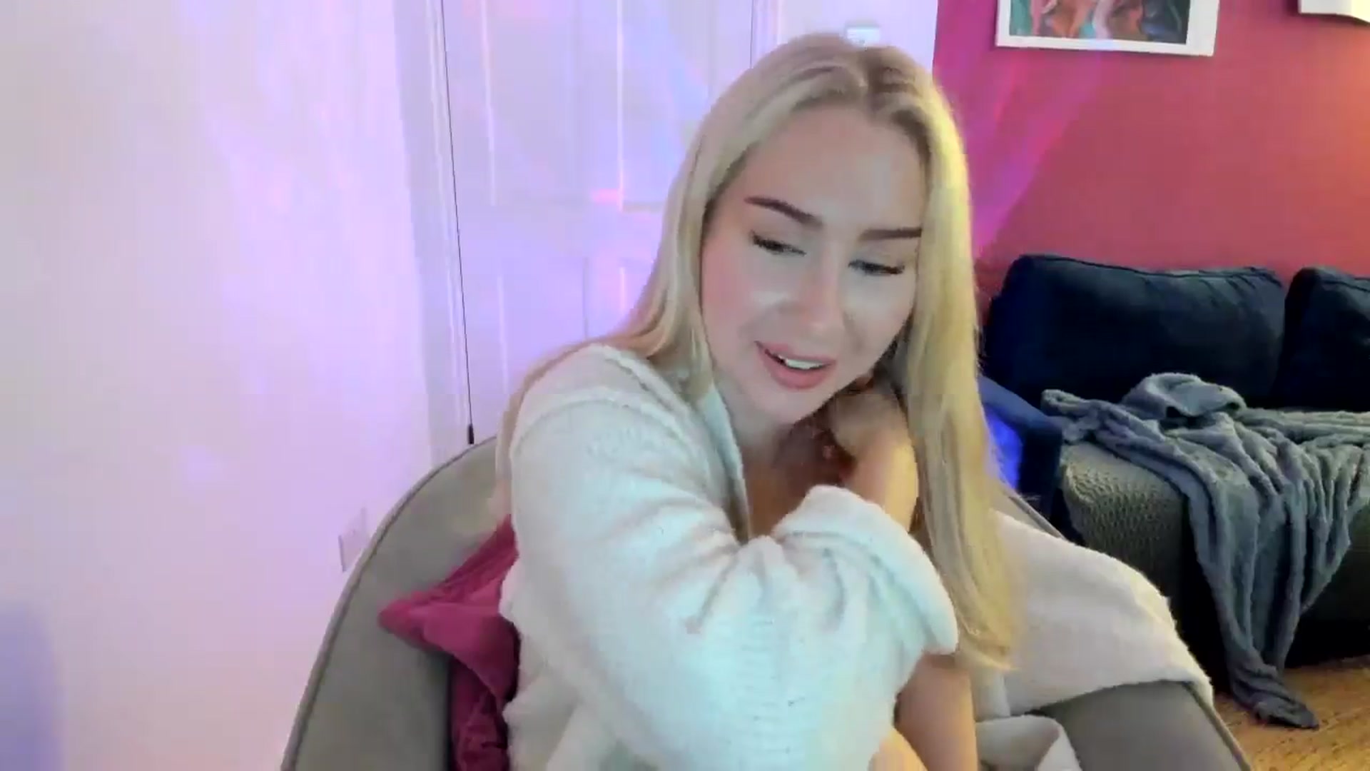 Gallery image thumbnail from PetiteAvax's myfreecams stream on, 10/08/2024, 19:02 image 8 of 20