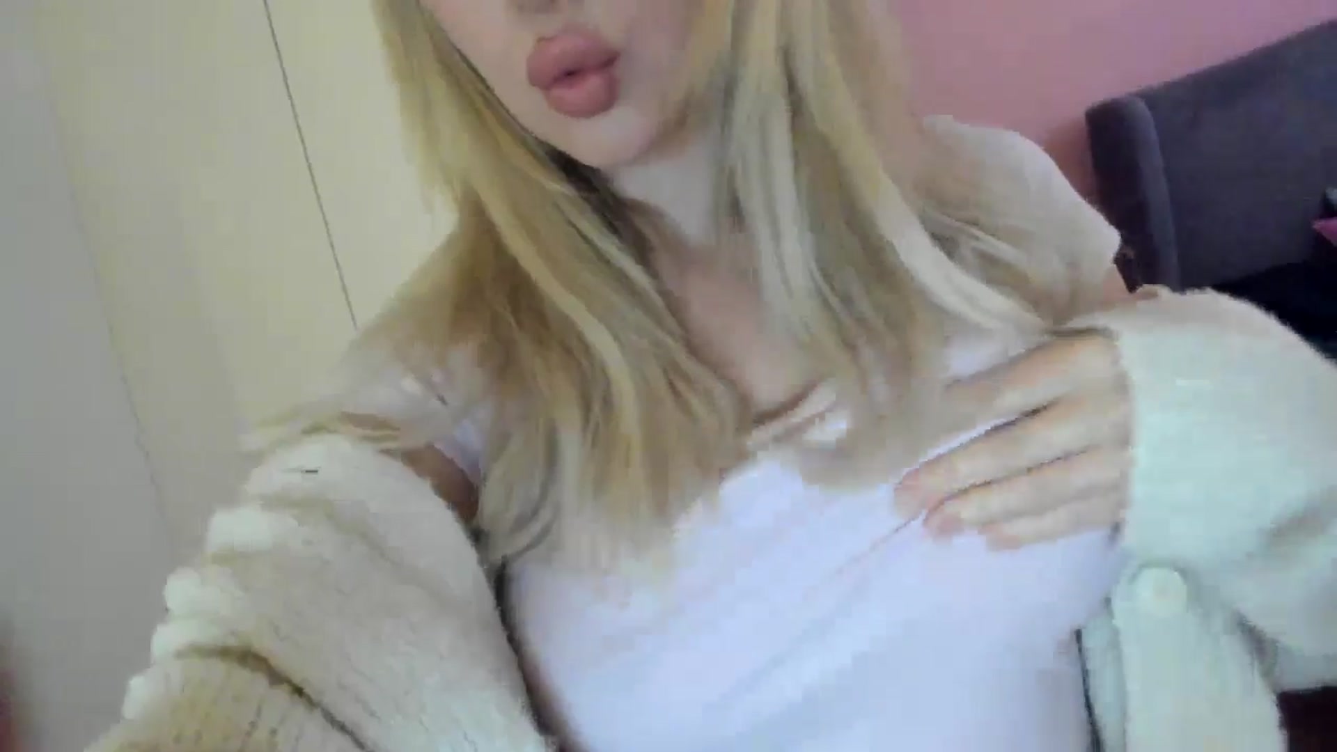 Gallery image thumbnail from PetiteAvax's myfreecams stream on, 10/09/2024, 06:05 image 8 of 20