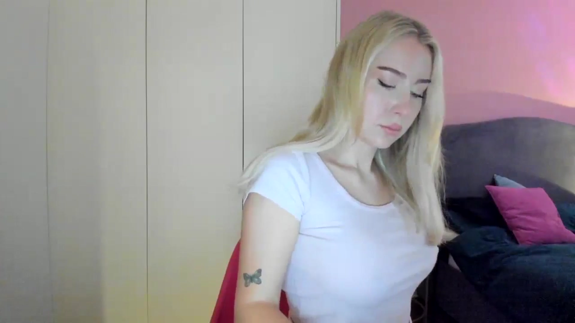 Gallery image thumbnail from PetiteAvax's myfreecams stream on, 10/09/2024, 08:47 image 8 of 20