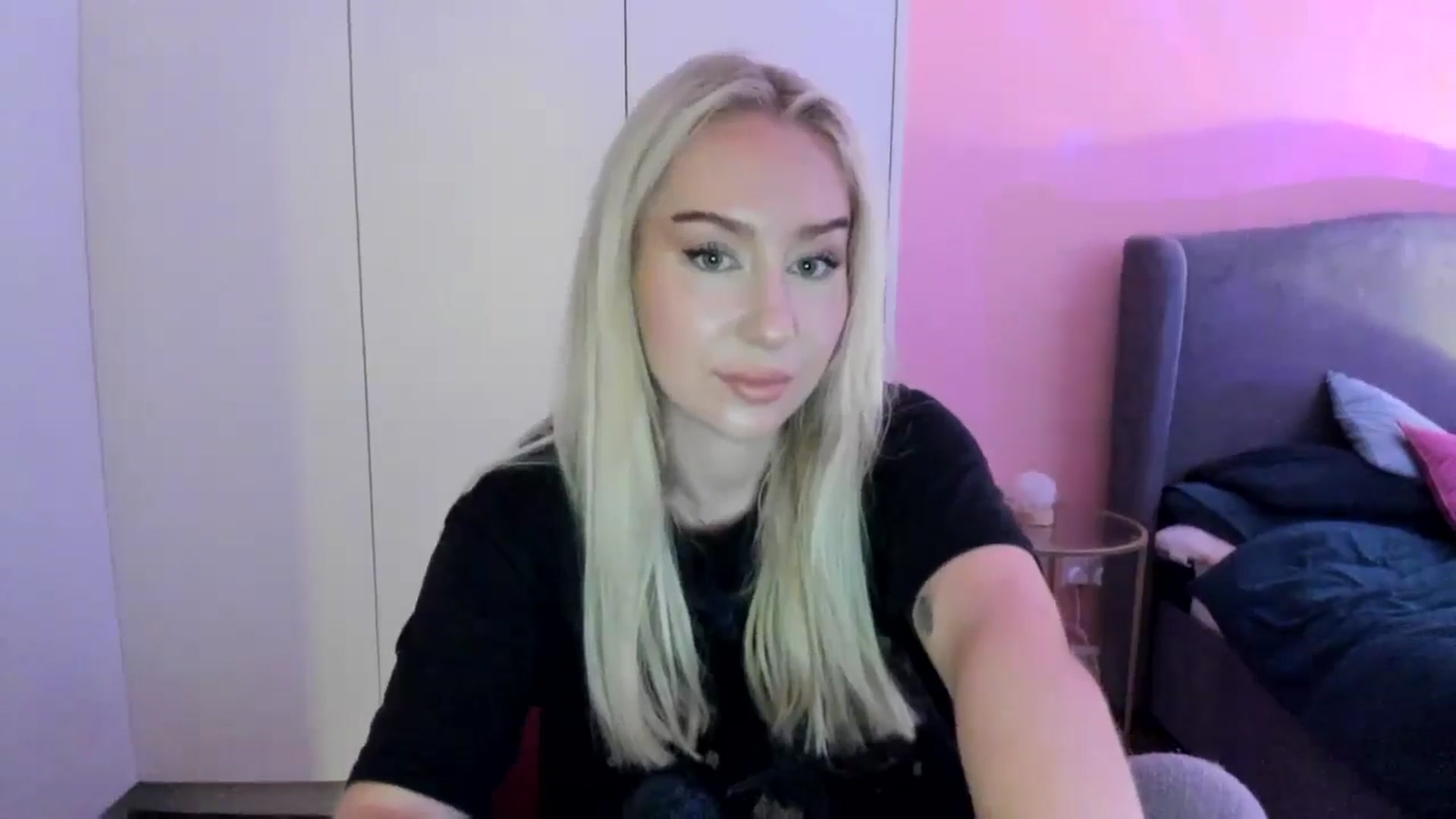 Gallery image thumbnail from PetiteAvax's myfreecams stream on, 10/09/2024, 19:29 image 7 of 20