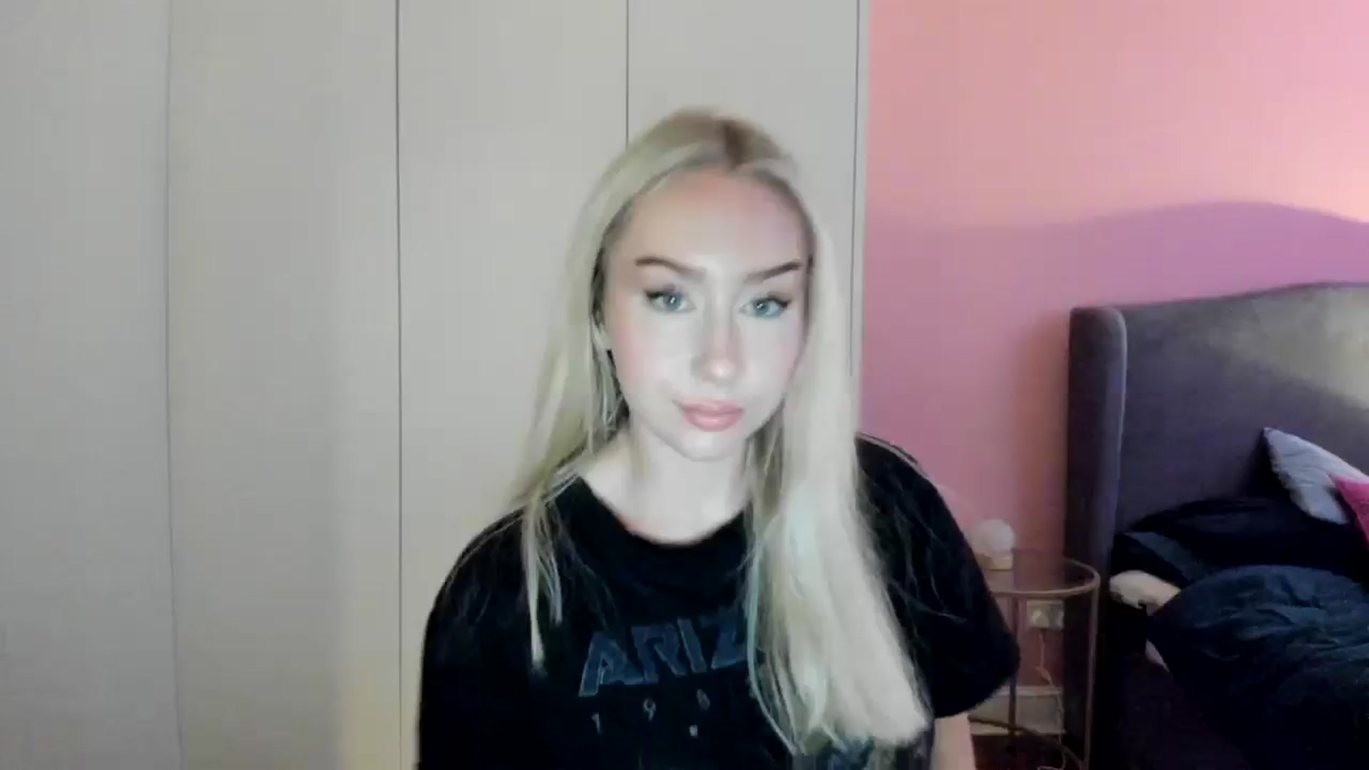 Gallery image thumbnail from PetiteAvax's myfreecams stream on, 10/09/2024, 19:29 image 1 of 20
