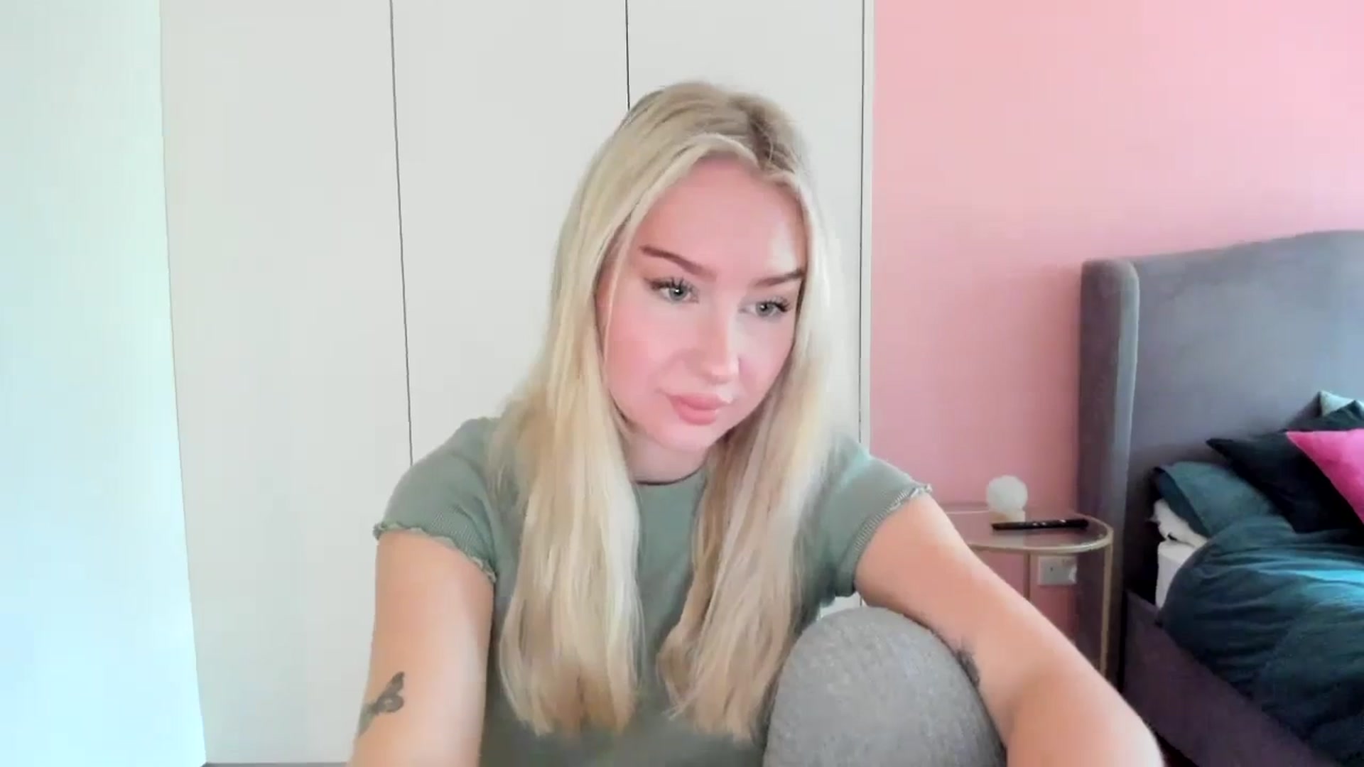 Gallery image thumbnail from PetiteAvax's myfreecams stream on, 10/10/2024, 09:28 image 7 of 20