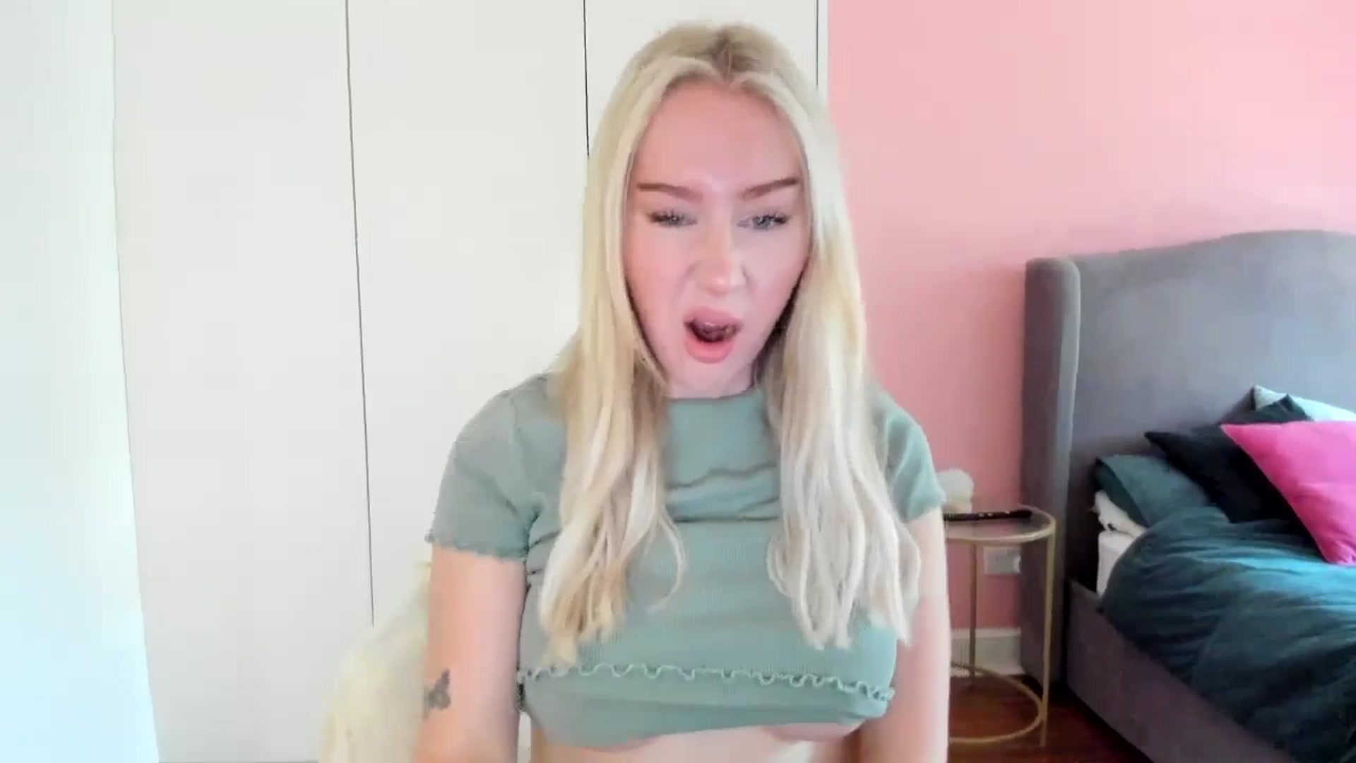 Gallery image thumbnail from PetiteAvax's myfreecams stream on, 10/10/2024, 09:28 image 15 of 20