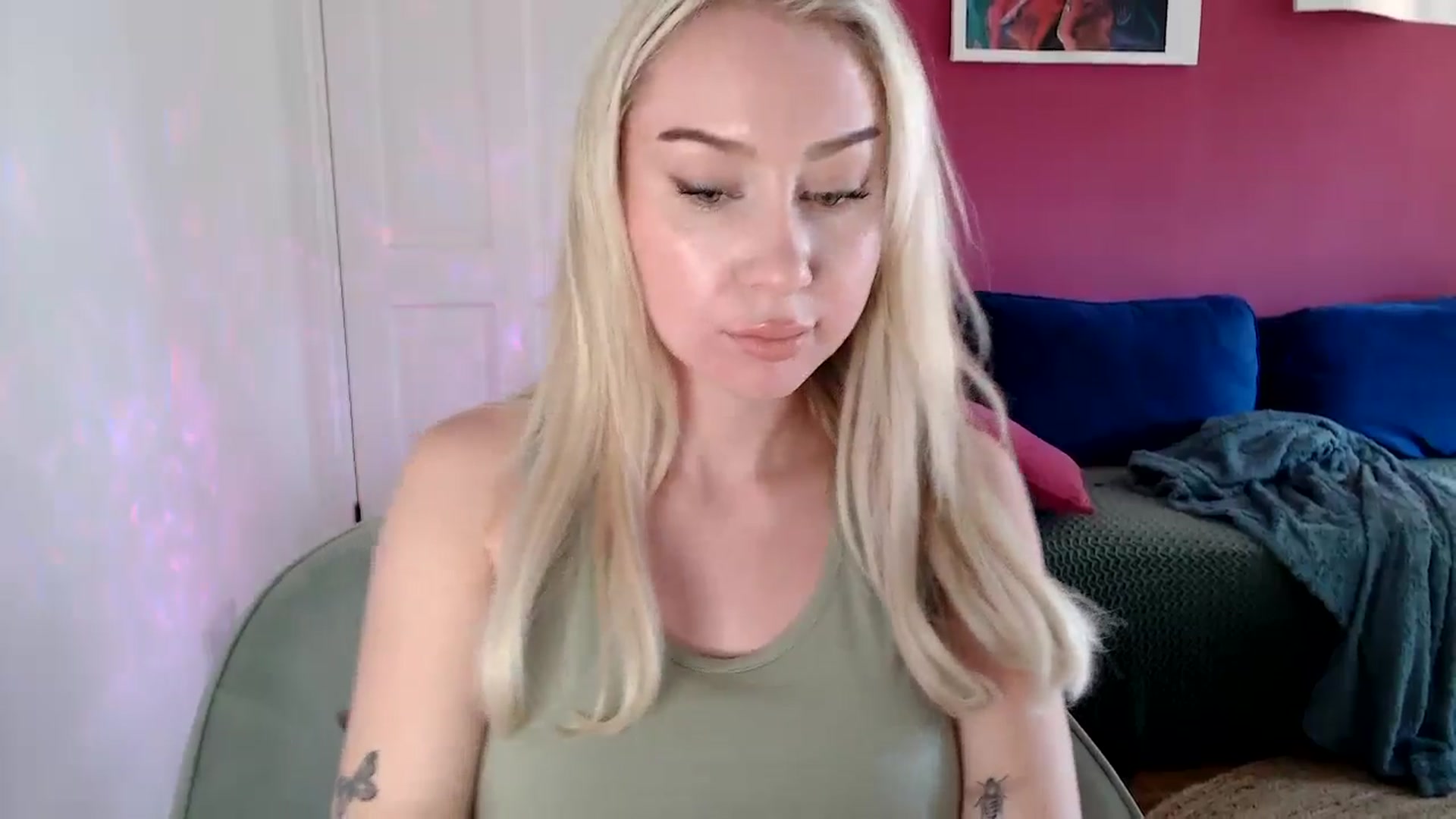 Gallery image thumbnail from PetiteAvax's myfreecams stream on, 10/11/2024, 12:06 image 20 of 20