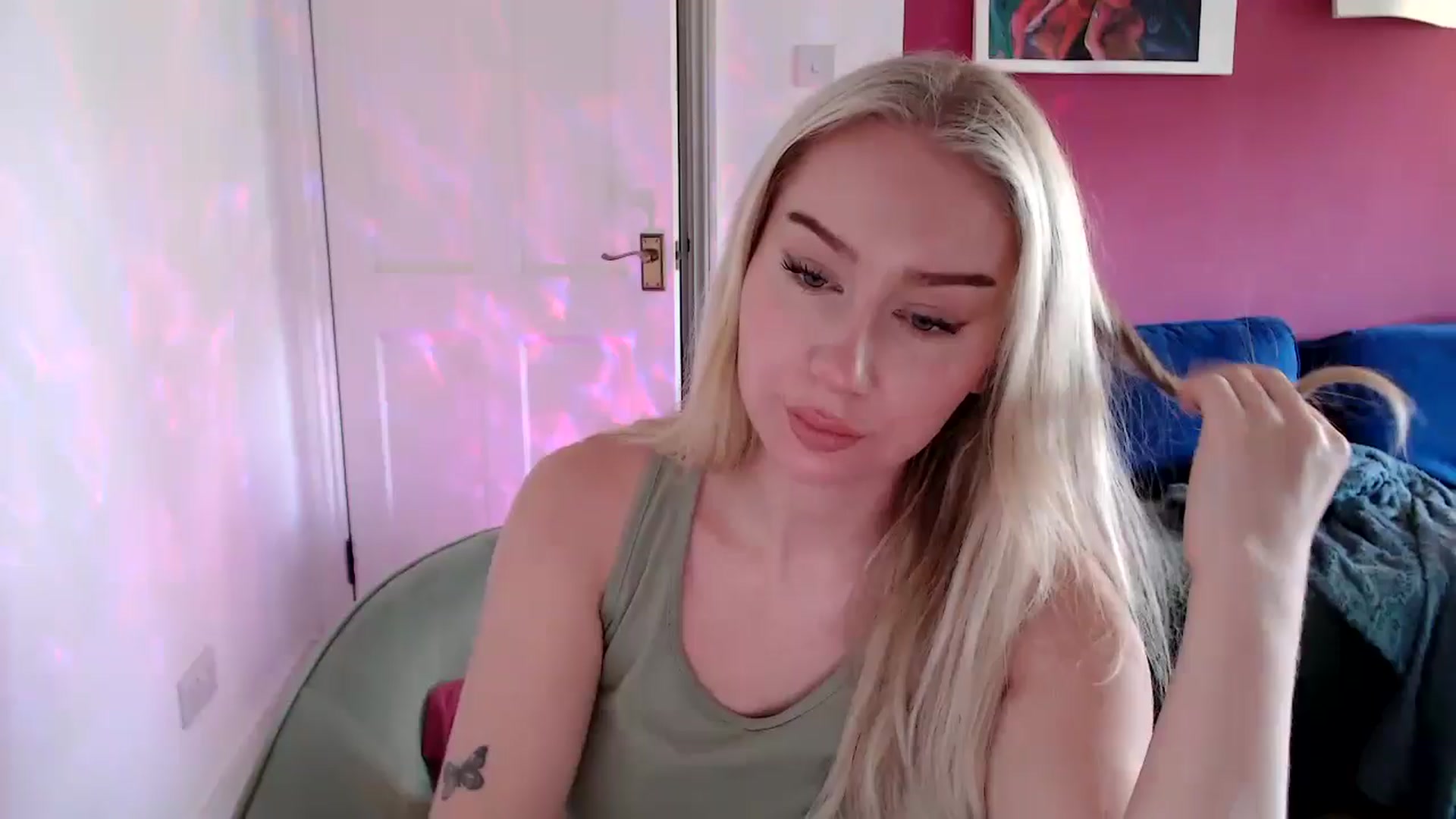 Gallery image thumbnail from PetiteAvax's myfreecams stream on, 10/11/2024, 12:06 image 1 of 20