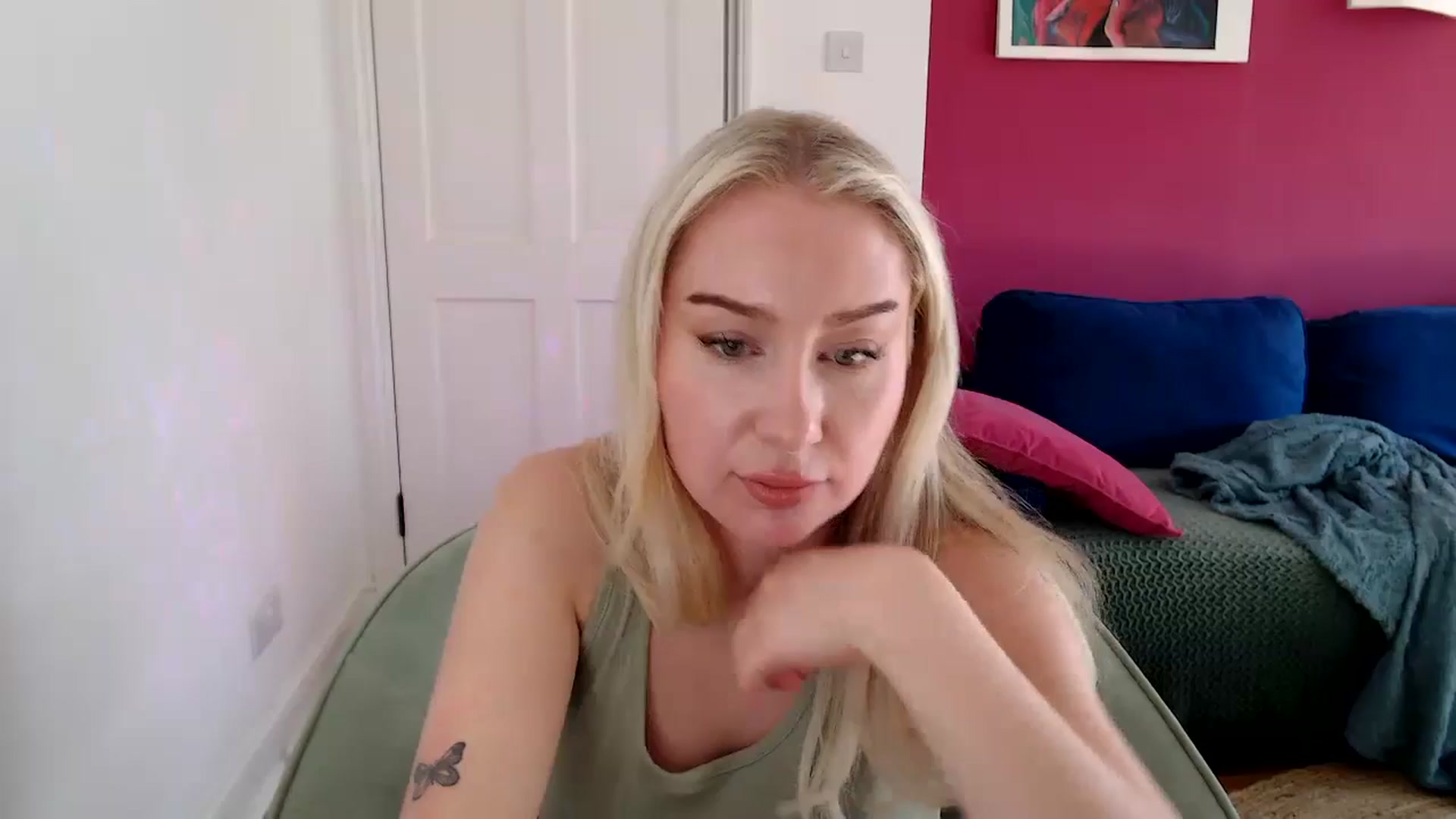 Gallery image thumbnail from PetiteAvax's myfreecams stream on, 10/11/2024, 12:43 image 8 of 20
