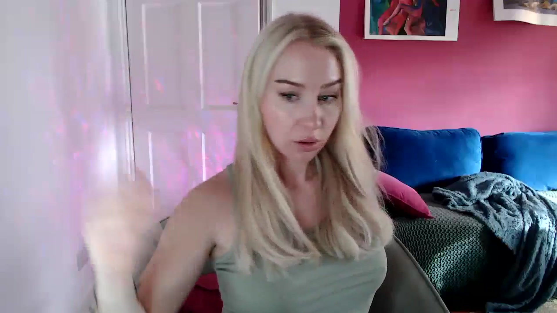 Gallery image thumbnail from PetiteAvax's myfreecams stream on, 10/11/2024, 14:40 image 5 of 20