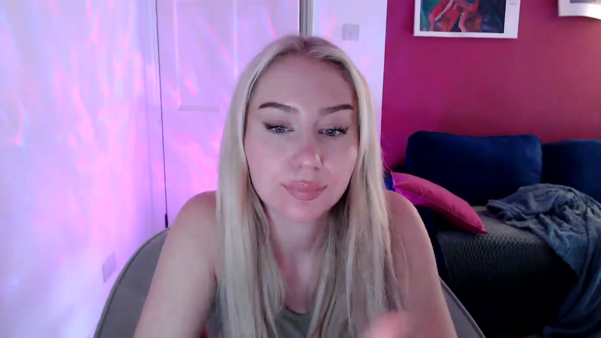 Gallery image thumbnail from PetiteAvax's myfreecams stream on, 10/11/2024, 14:40 image 17 of 20