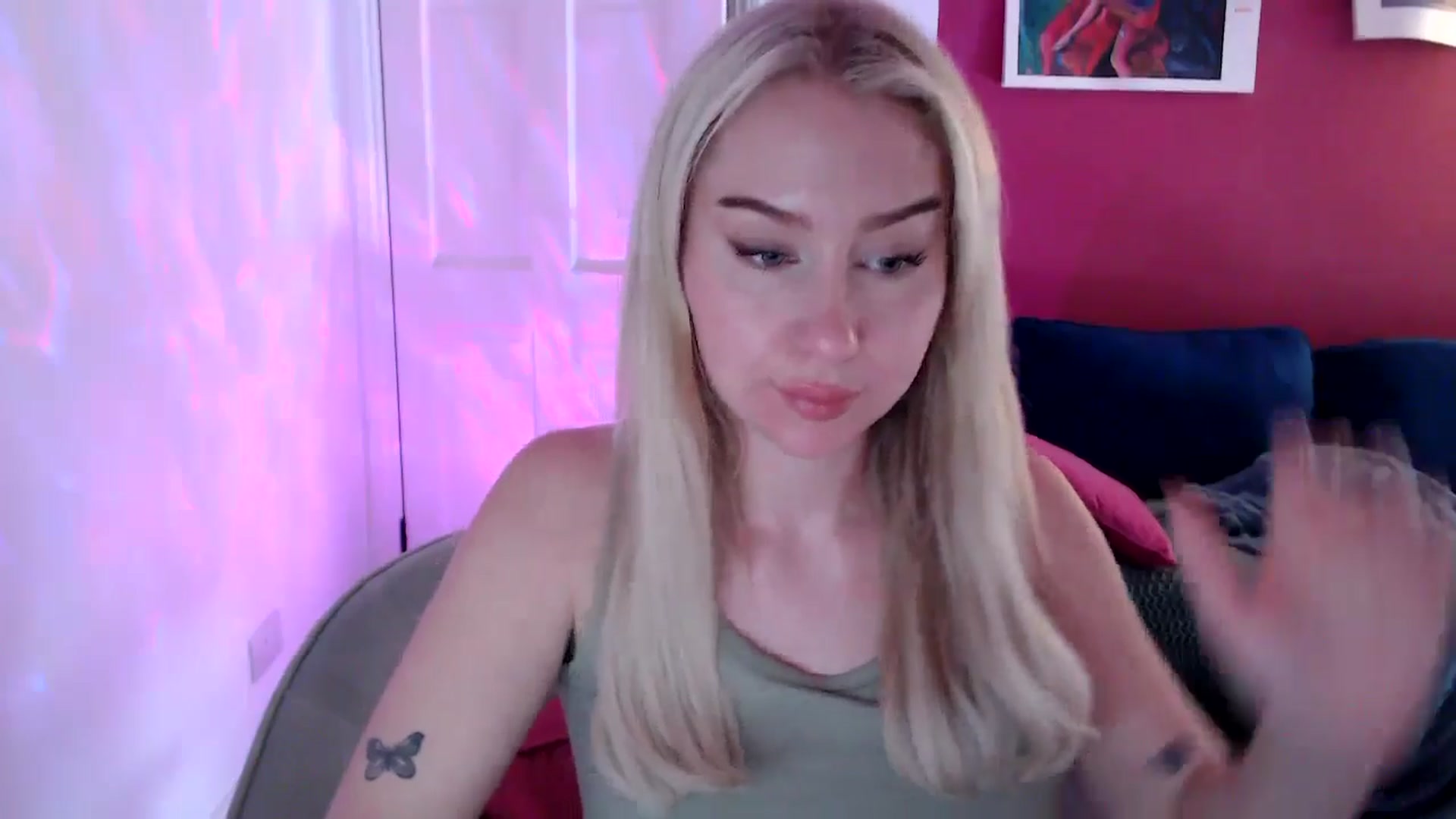 Gallery image thumbnail from PetiteAvax's myfreecams stream on, 10/11/2024, 14:40 image 15 of 20