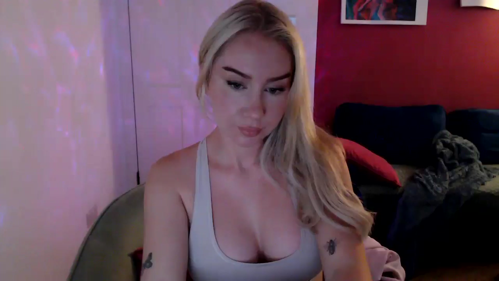 Gallery image thumbnail from PetiteAvax's myfreecams stream on, 10/11/2024, 19:13 image 1 of 20