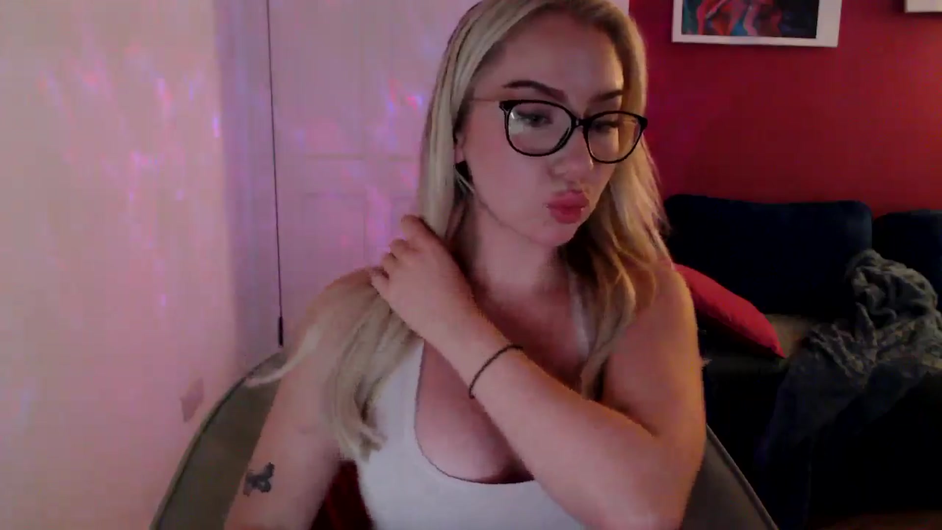 Gallery image thumbnail from PetiteAvax's myfreecams stream on, 10/11/2024, 19:53 image 14 of 20