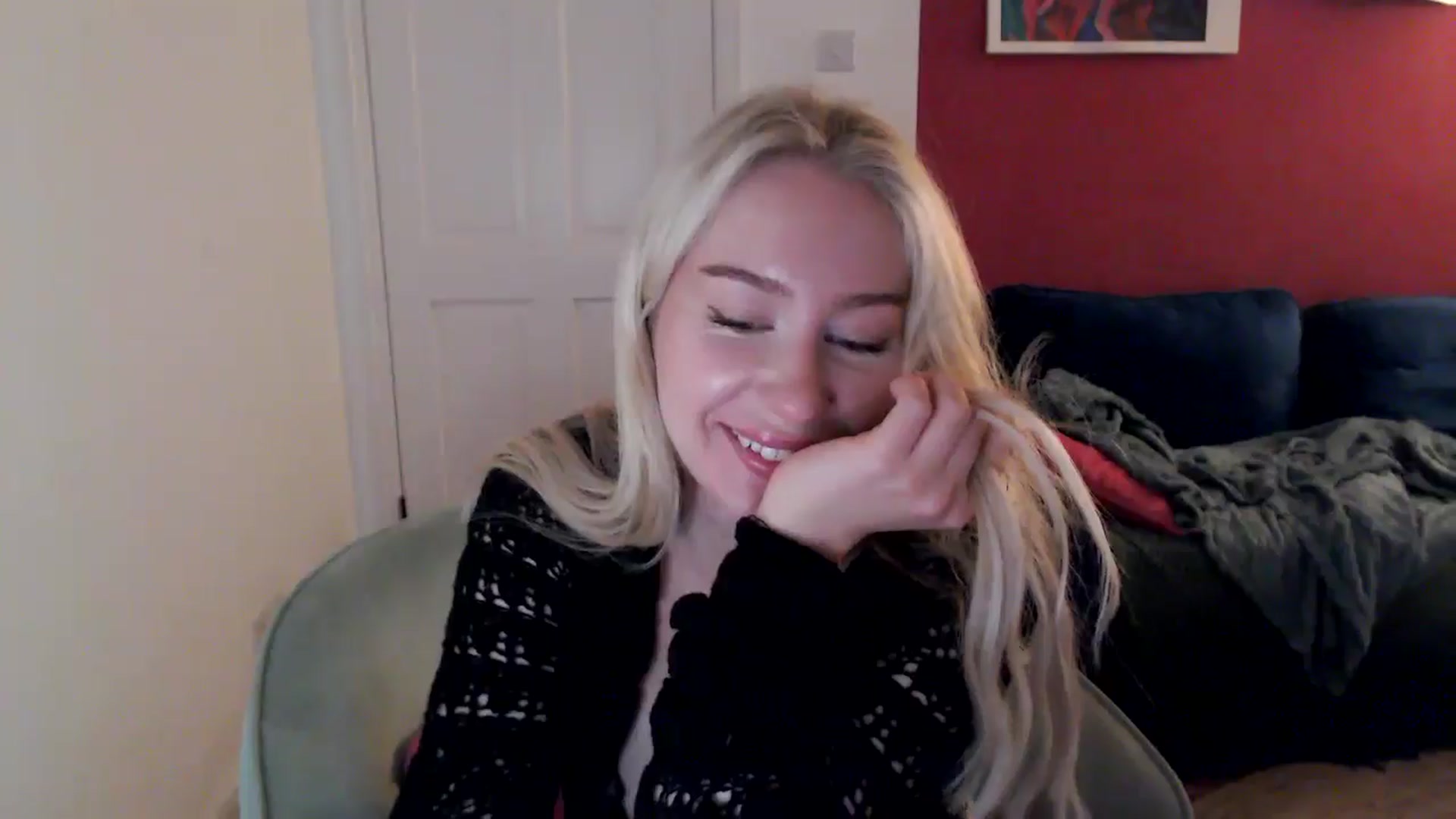 Gallery image thumbnail from PetiteAvax's myfreecams stream on, 10/12/2024, 19:34 image 13 of 20