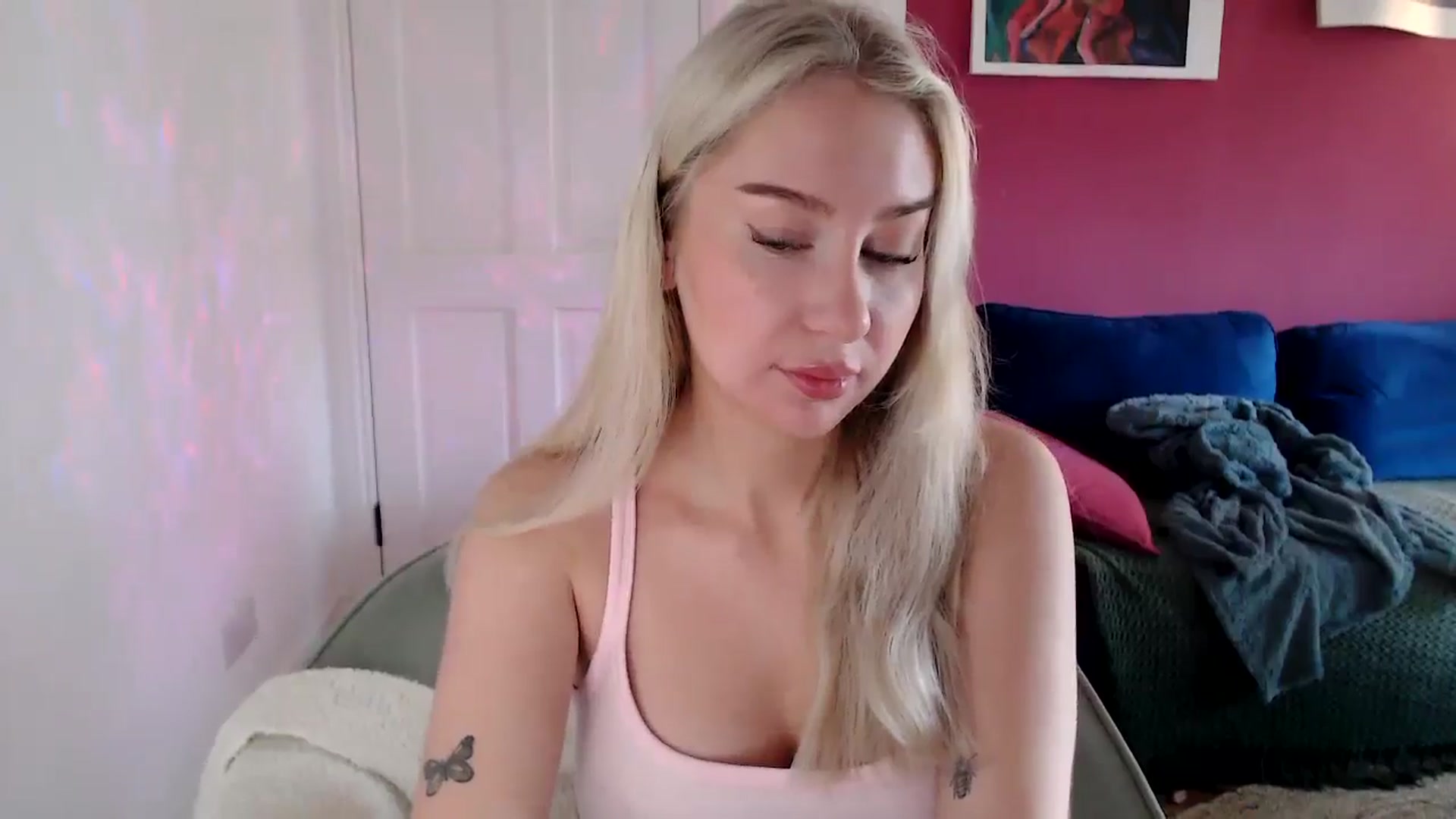 Gallery image thumbnail from PetiteAvax's myfreecams stream on, 10/13/2024, 09:58 image 9 of 20