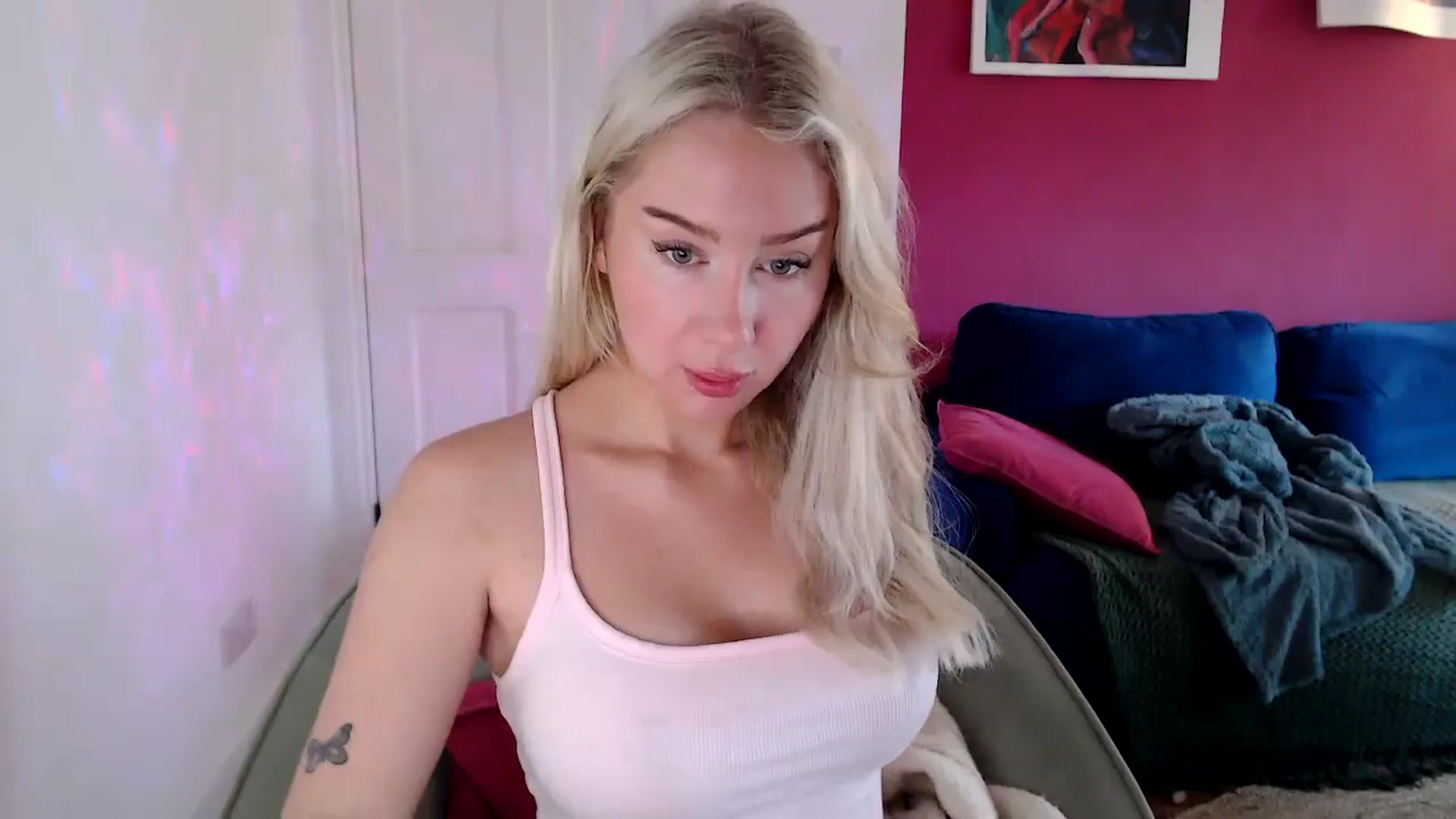 Gallery image thumbnail from PetiteAvax's myfreecams stream on, 10/13/2024, 09:58 image 15 of 20