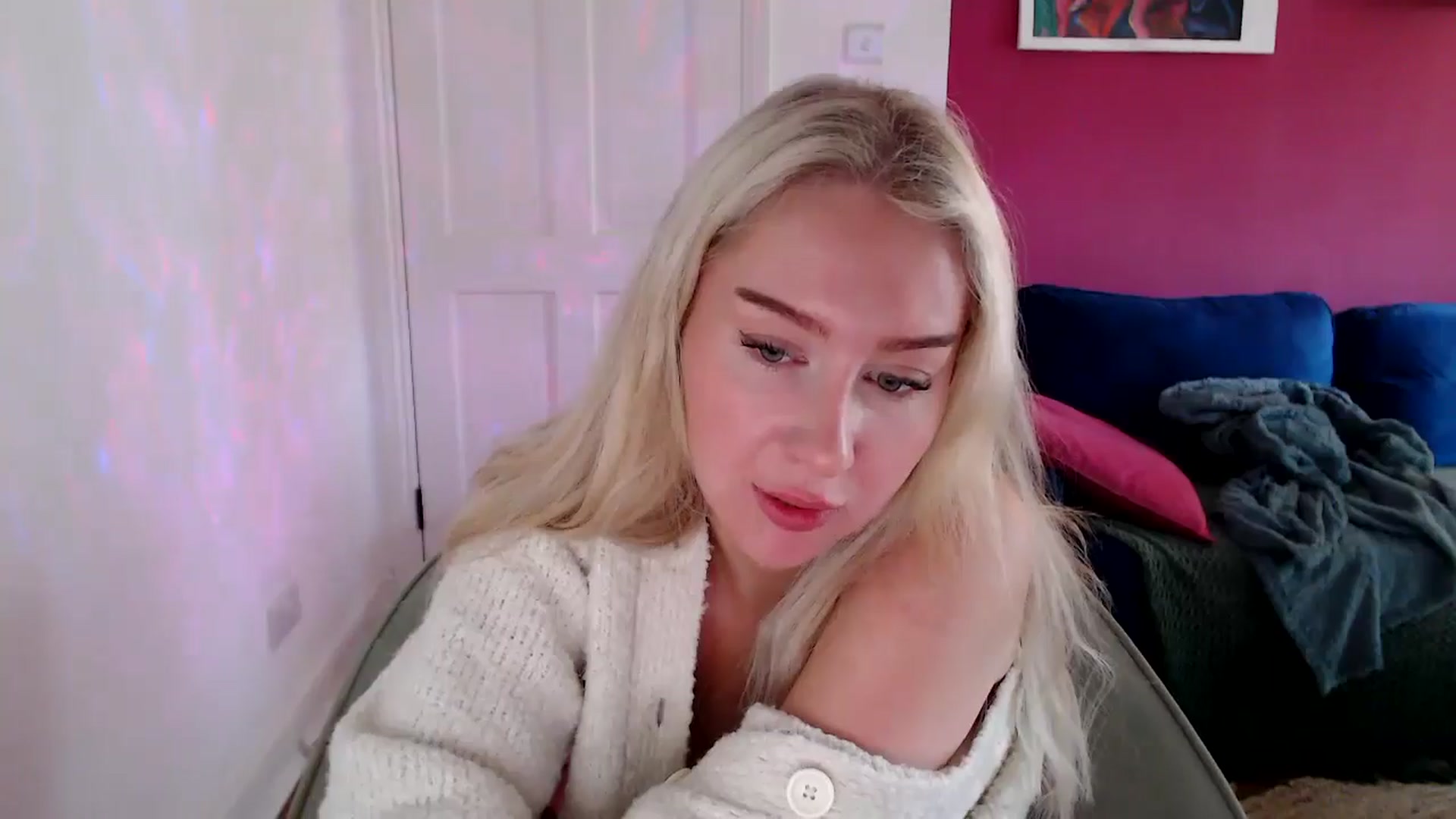 Gallery image thumbnail from PetiteAvax's myfreecams stream on, 10/13/2024, 11:02 image 19 of 20