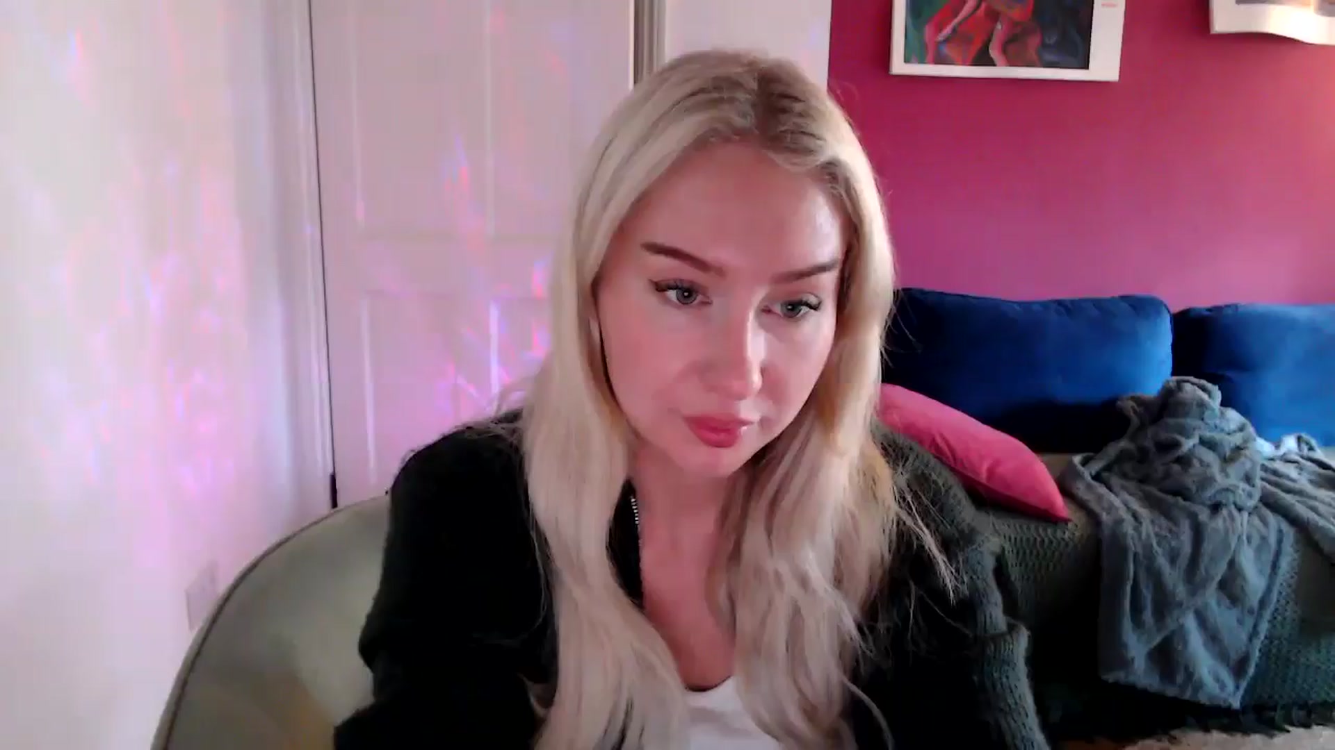 Gallery image thumbnail from PetiteAvax's myfreecams stream on, 10/13/2024, 16:31 image 1 of 20