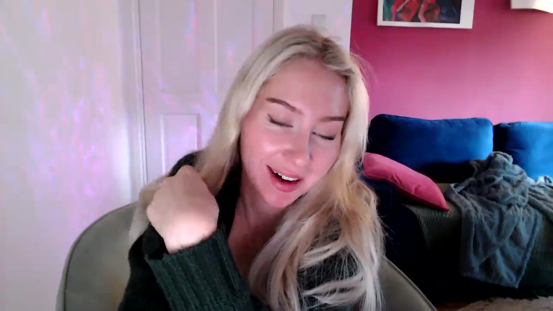 Gallery image thumbnail from PetiteAvax's myfreecams stream on, 10/13/2024, 16:31 image 18 of 20