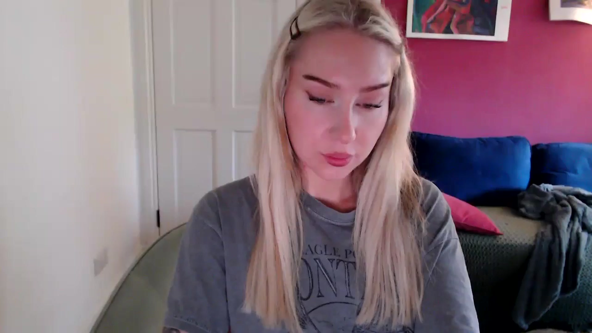 Gallery image thumbnail from PetiteAvax's myfreecams stream on, 10/14/2024, 15:43 image 1 of 20