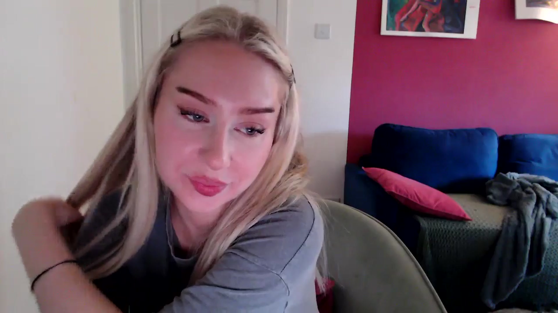 Gallery image thumbnail from PetiteAvax's myfreecams stream on, 10/14/2024, 15:43 image 2 of 20