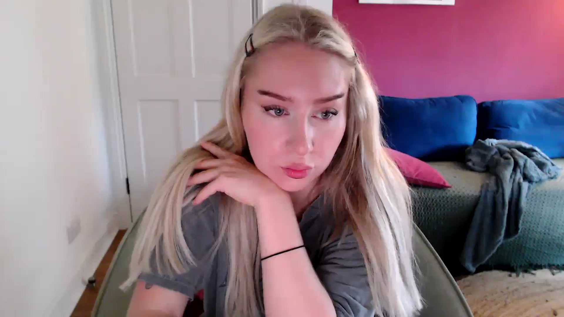 Gallery image thumbnail from PetiteAvax's myfreecams stream on, 10/14/2024, 15:43 image 12 of 20